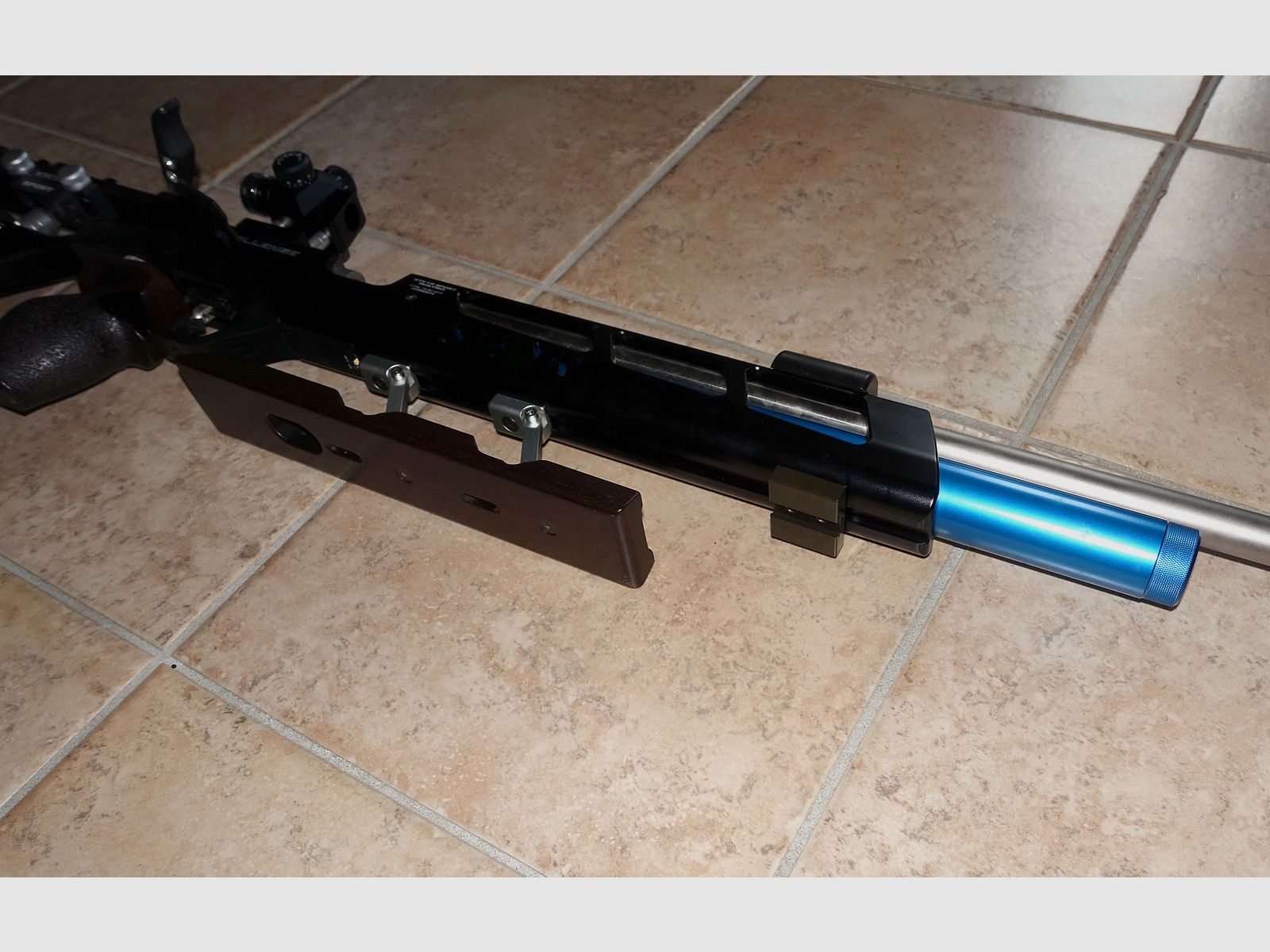 Carabina de aire comprimido Steyr Challenge E (gatillo electrónico desde 15 g) con compensación dióptrica y iris ajustable, imagen 11 de 14