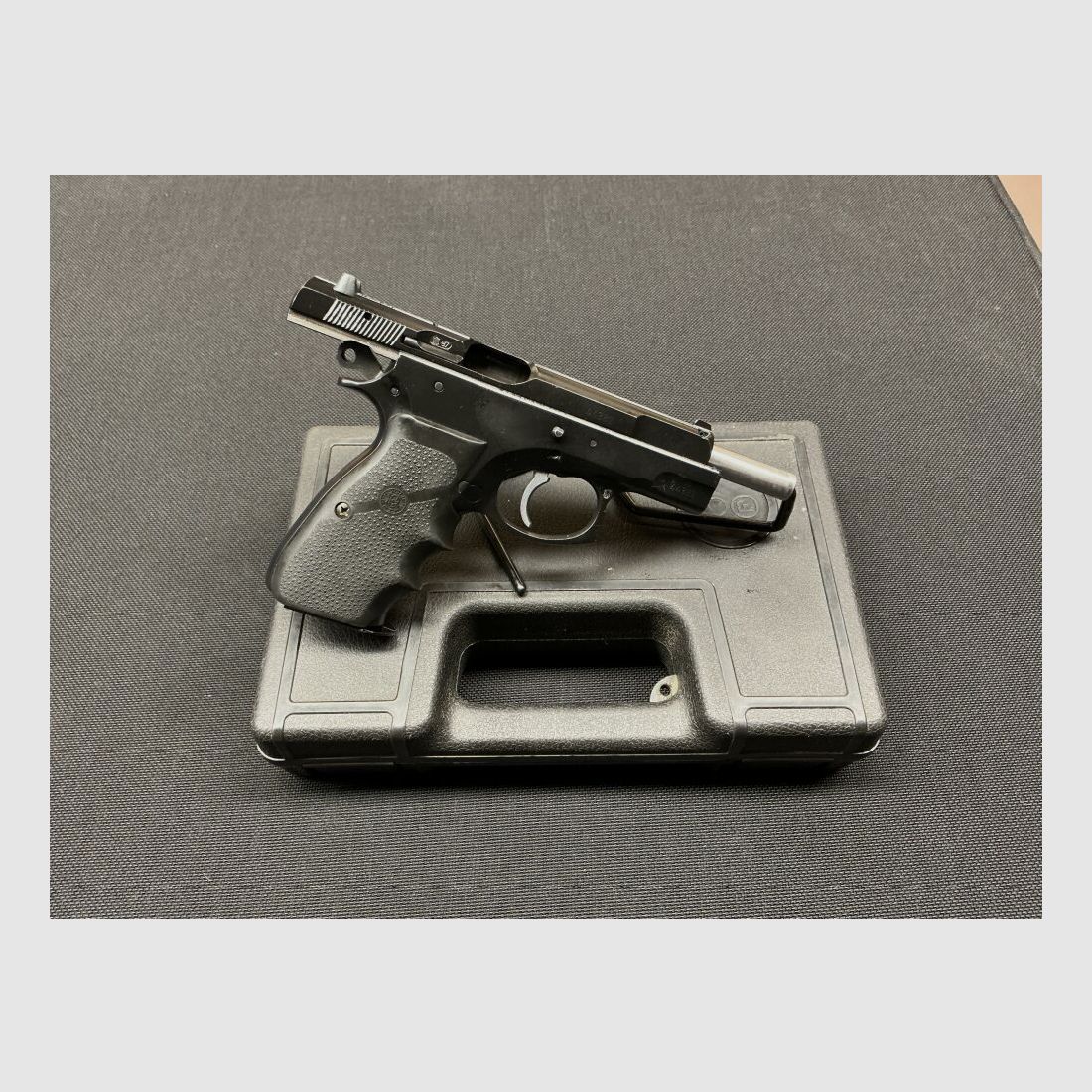 ZBROJOVKA BRNO M75 9mmLuger, Bild 2 von 5