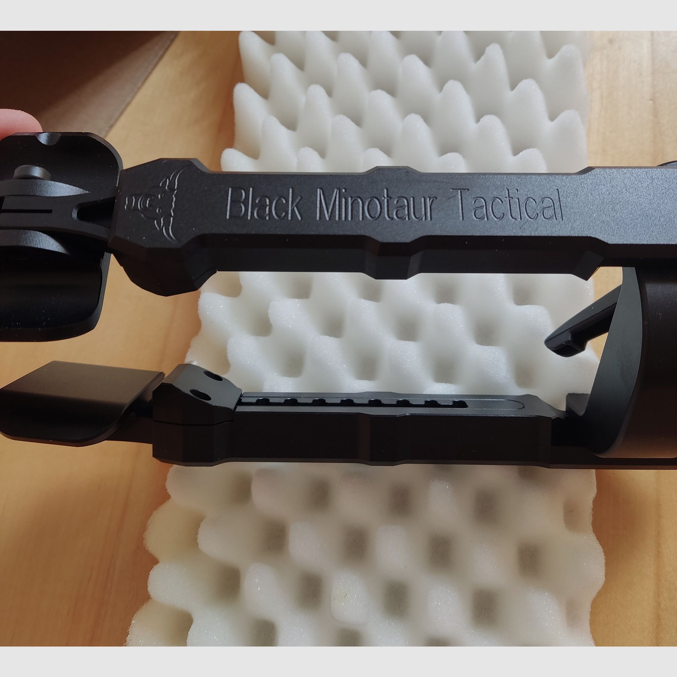 Due piedi SniperTools / Minotauro nero tattica