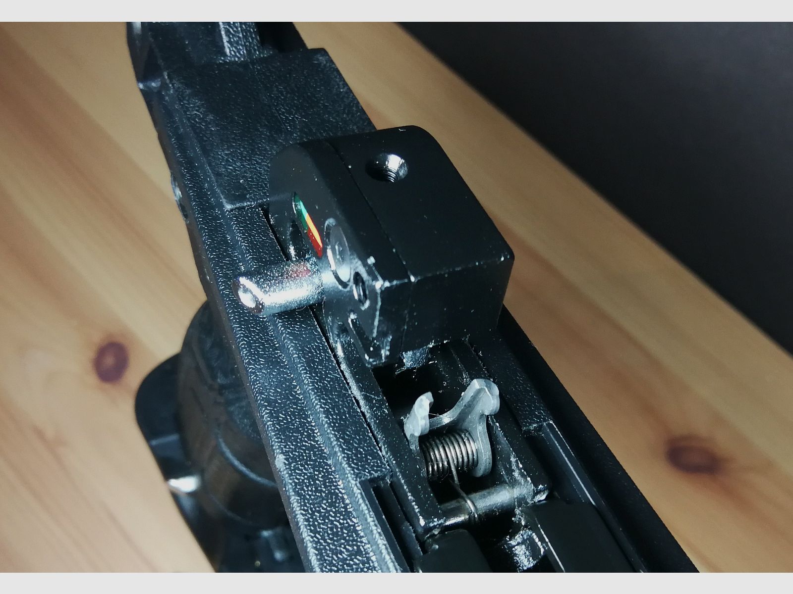 ADDER COBRA SYSTEM 130 LBS + 7 SCHUSS POLYMER MAGAZIN + 7 SCHUSS METALL MAGAZIN + OPTIK 3-10x42 Gr/Ro Bel & BERETTA 4x32 + METALL STANDBEIN