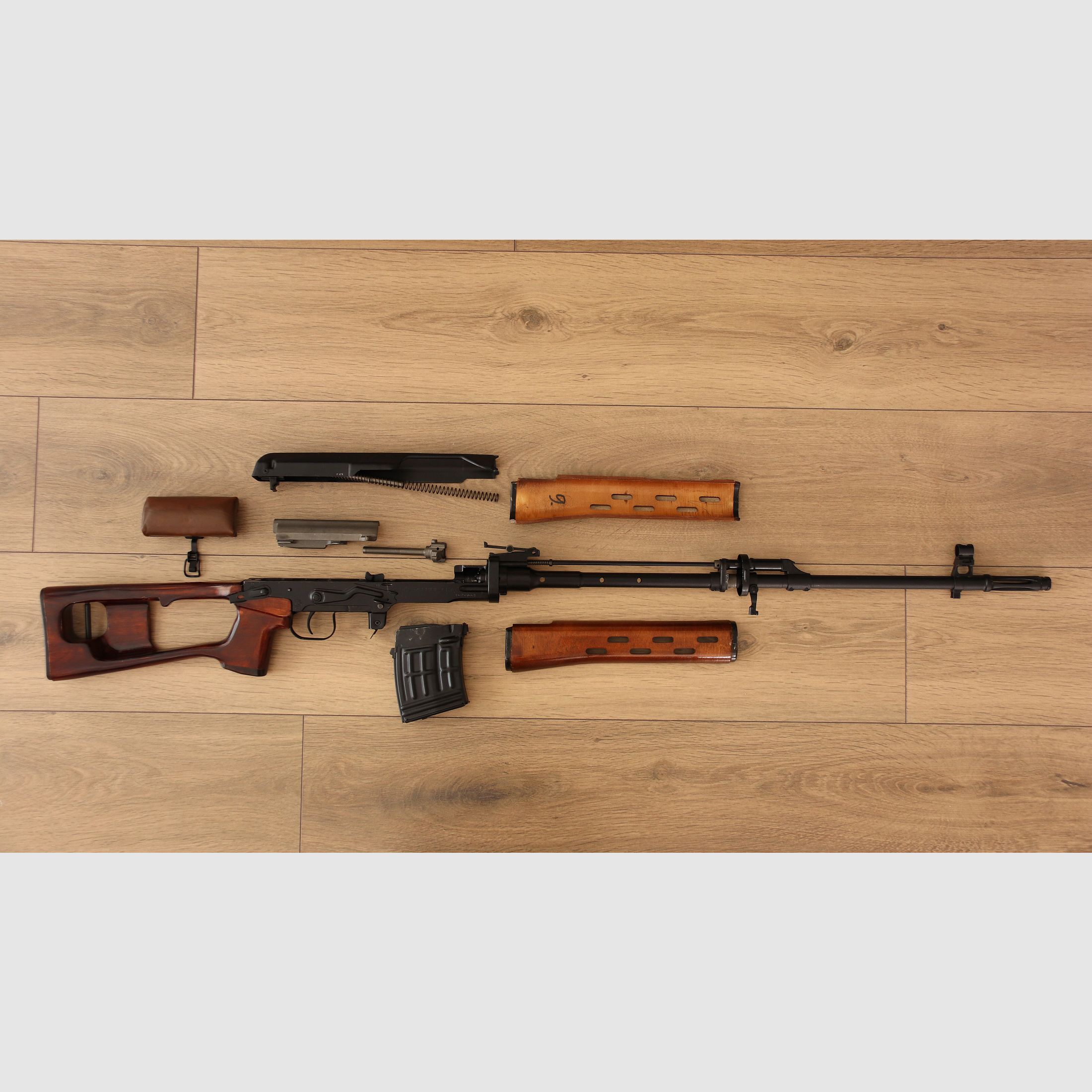 Dekowaffe SVD Dragunow Scharfschützengeweer 7,62 x 54 mm R