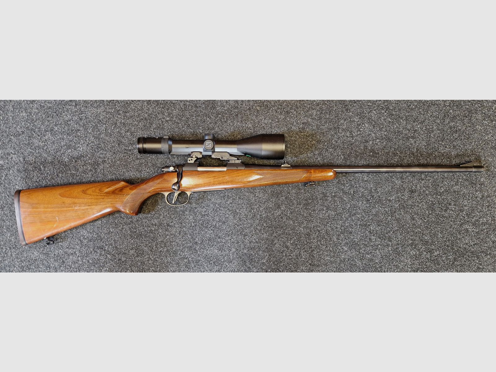 Bolt-action rifle Brünner ZKK 601 Cal .308 rear sight and front sight, or mounted 155-mm Picatinny rail or Zeiss Diavari V M 3-12x56 T*