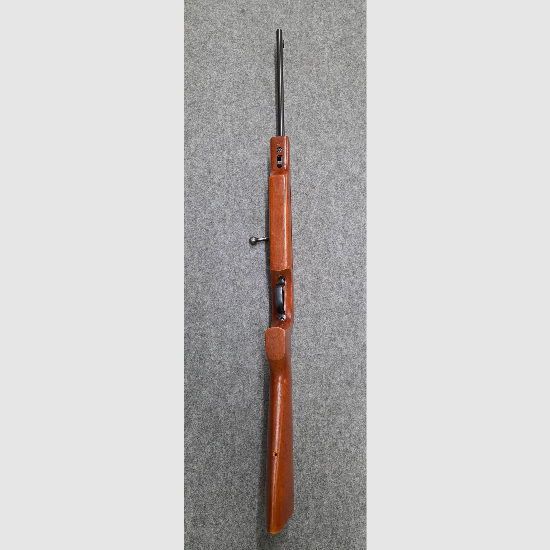 Carabina Haenel Mod. 310-4 con culata deportiva en estado de colección no restaurada, cargador 310