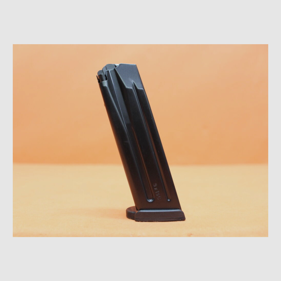 Heckler & Koch Heckler&Koch HK P30: Magazine 15-schots 9mmLuger staal geblauwde. Geschikt voor pistolen H&K HK P30/ P30L/ SFP9.