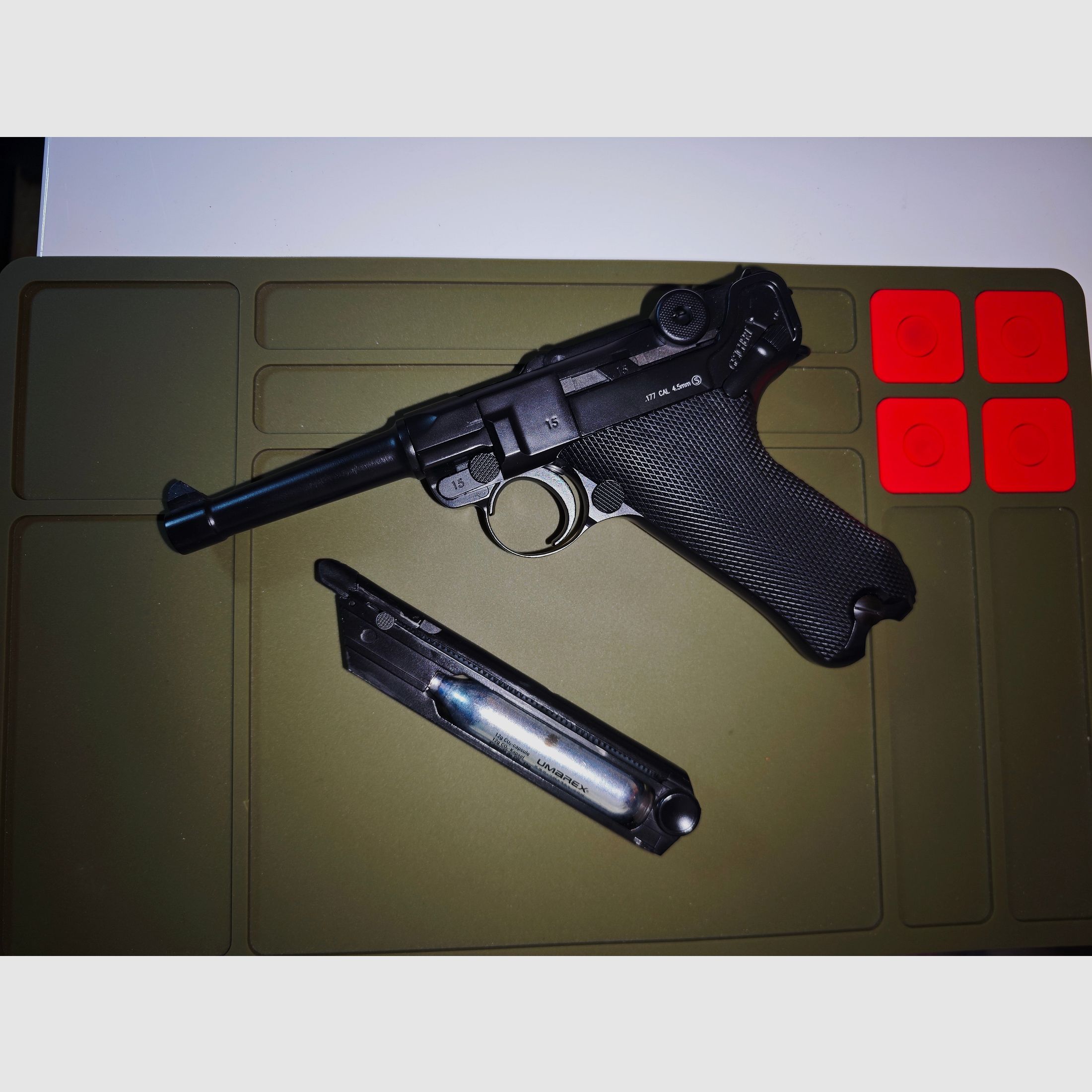 KWC P08 CO2-pistolet à air calibre 4,5 mm, image 2 sur 3
