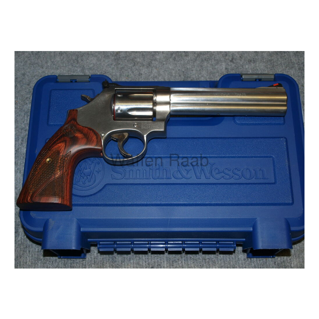 Smith & Wesson	 S&W  686 Plus DELUXE
