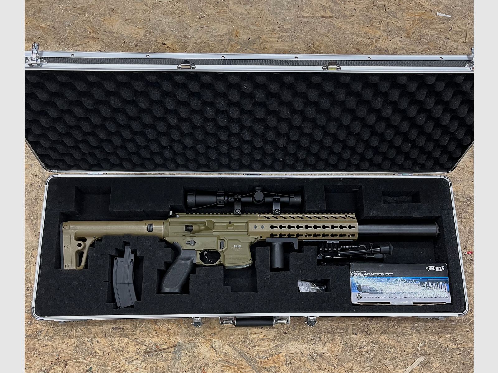 SIG SAUER MCX Gen 1 + 1-4x24WR Absehen, Frontgriff +Set 