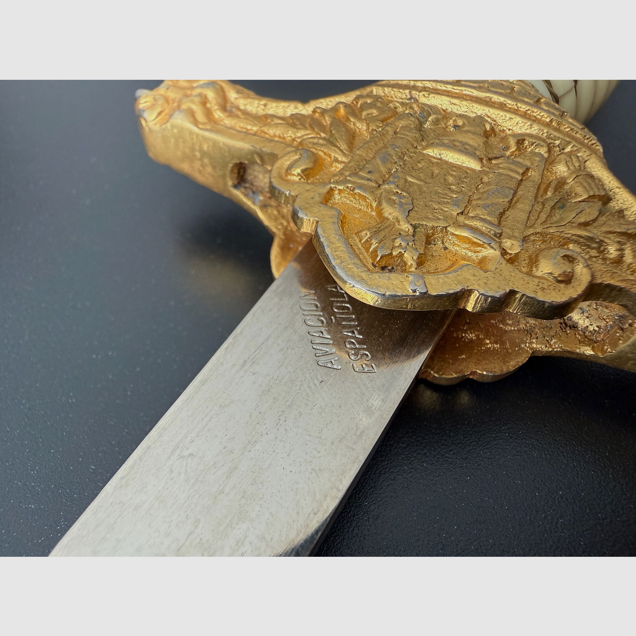 Dagger for officers of the Spanish paratroopers