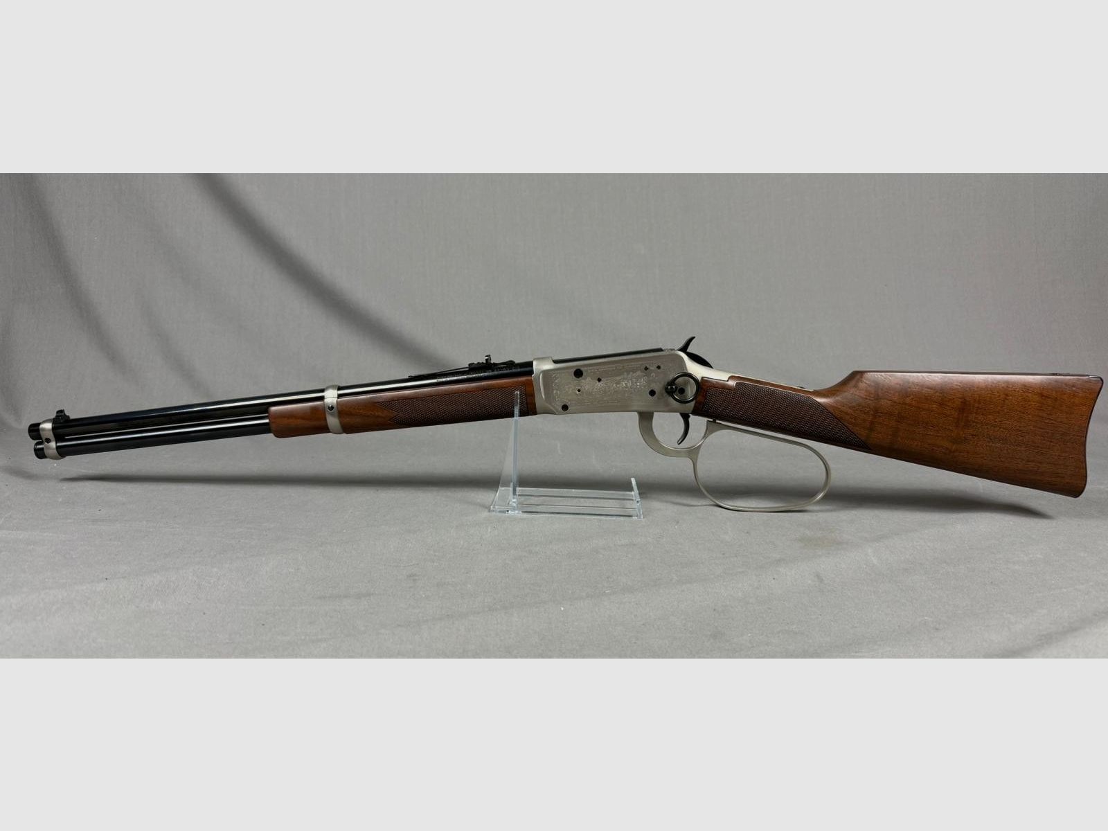 Winchester Mod. 1894  "John Wayne Commemorative"   (.32-40 WCF)