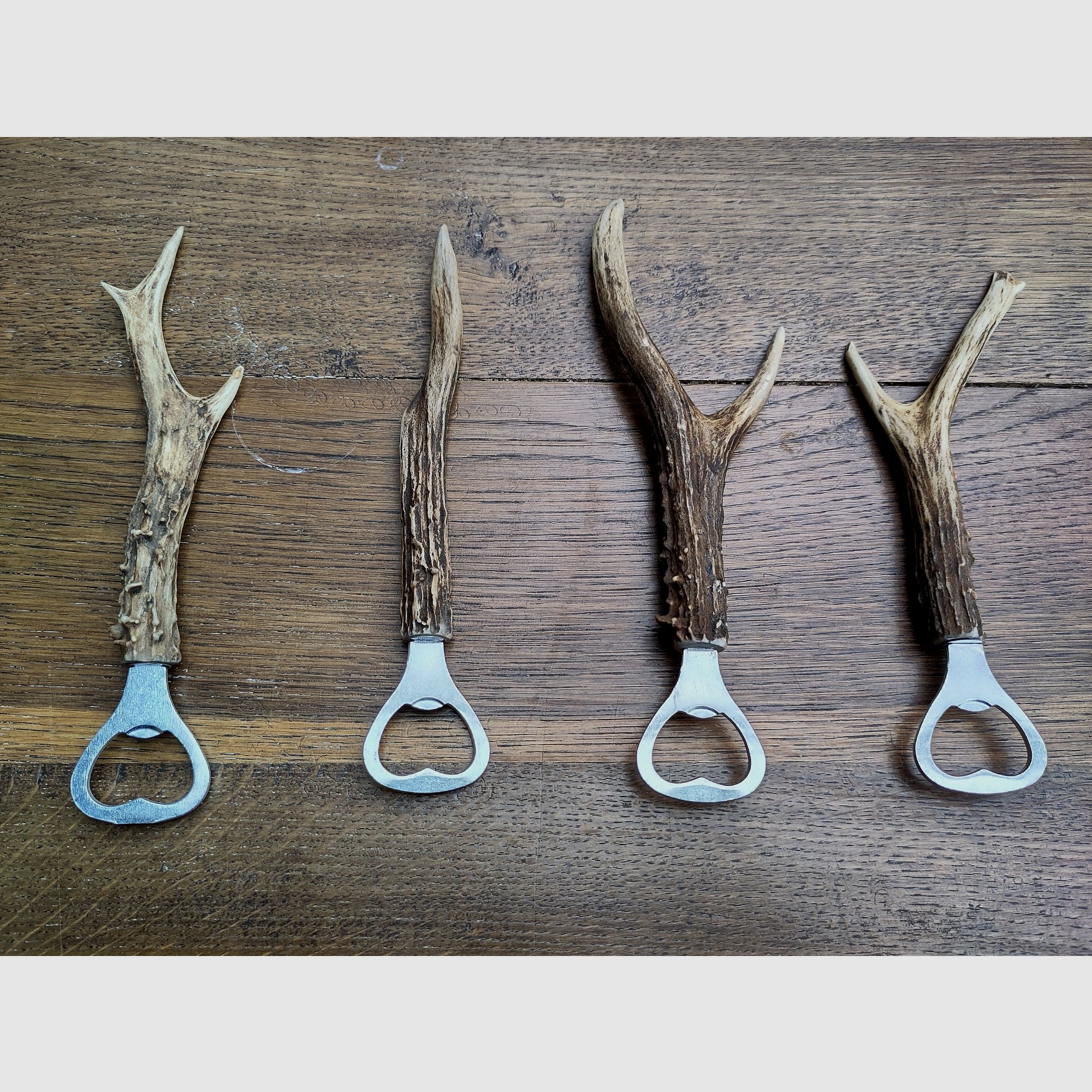 Otwieracz do butelek z sarną