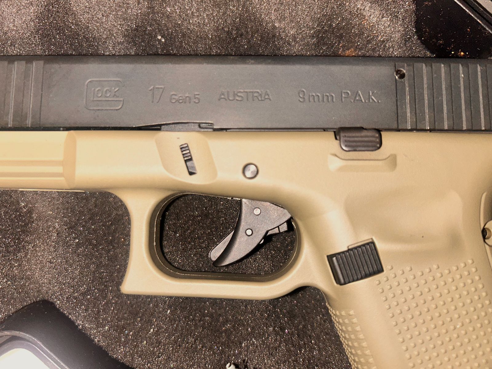 Glock 17 Gen5 blank firing pistol French military 9 mm P.A.K. (P18) NEW NEW NEW