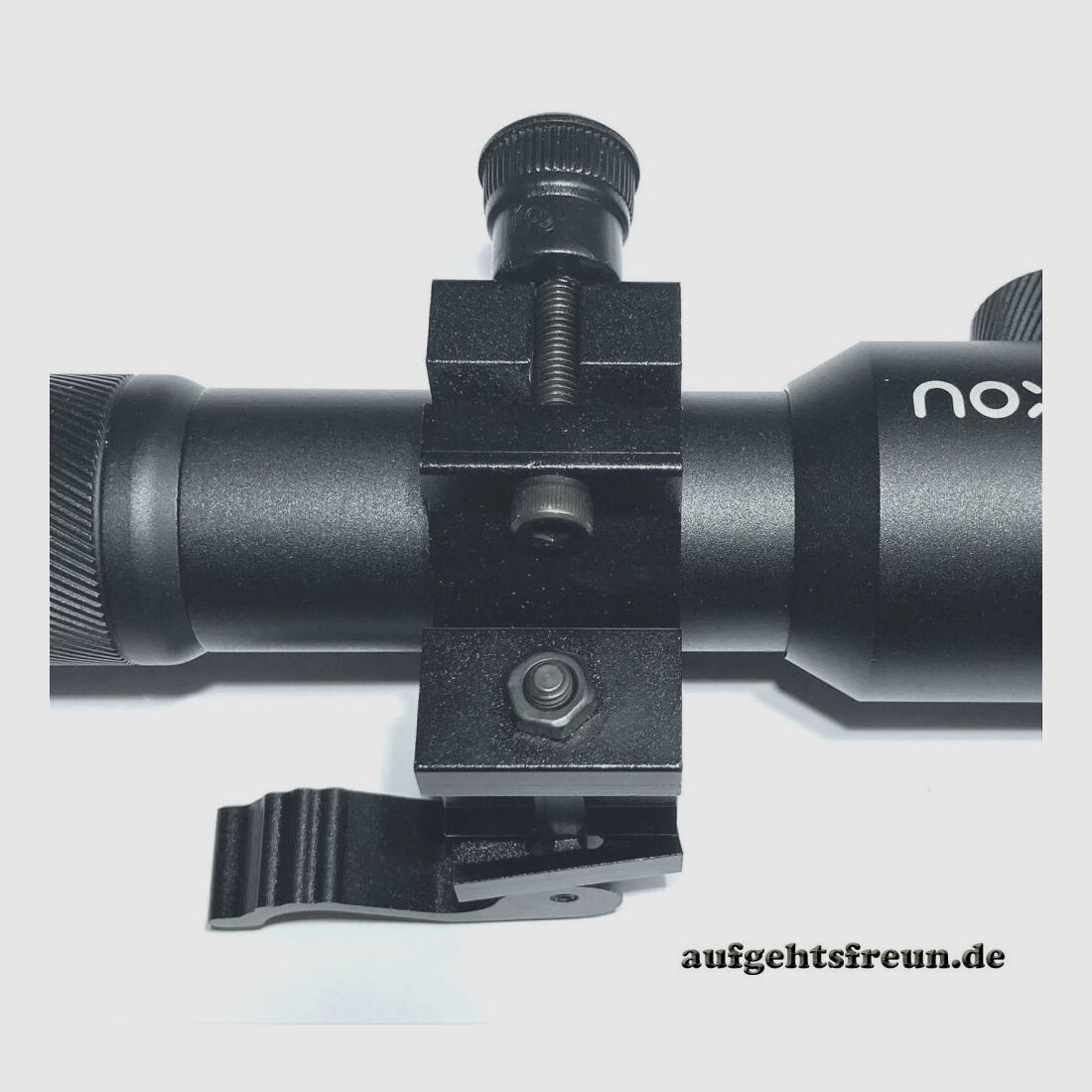 Noxar XRM-03 verstelbare houder voor IR-lampen