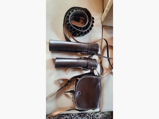 Lederset mit 2 Fernrohrköchern, einer Jagdtasche und einem Patronengurt