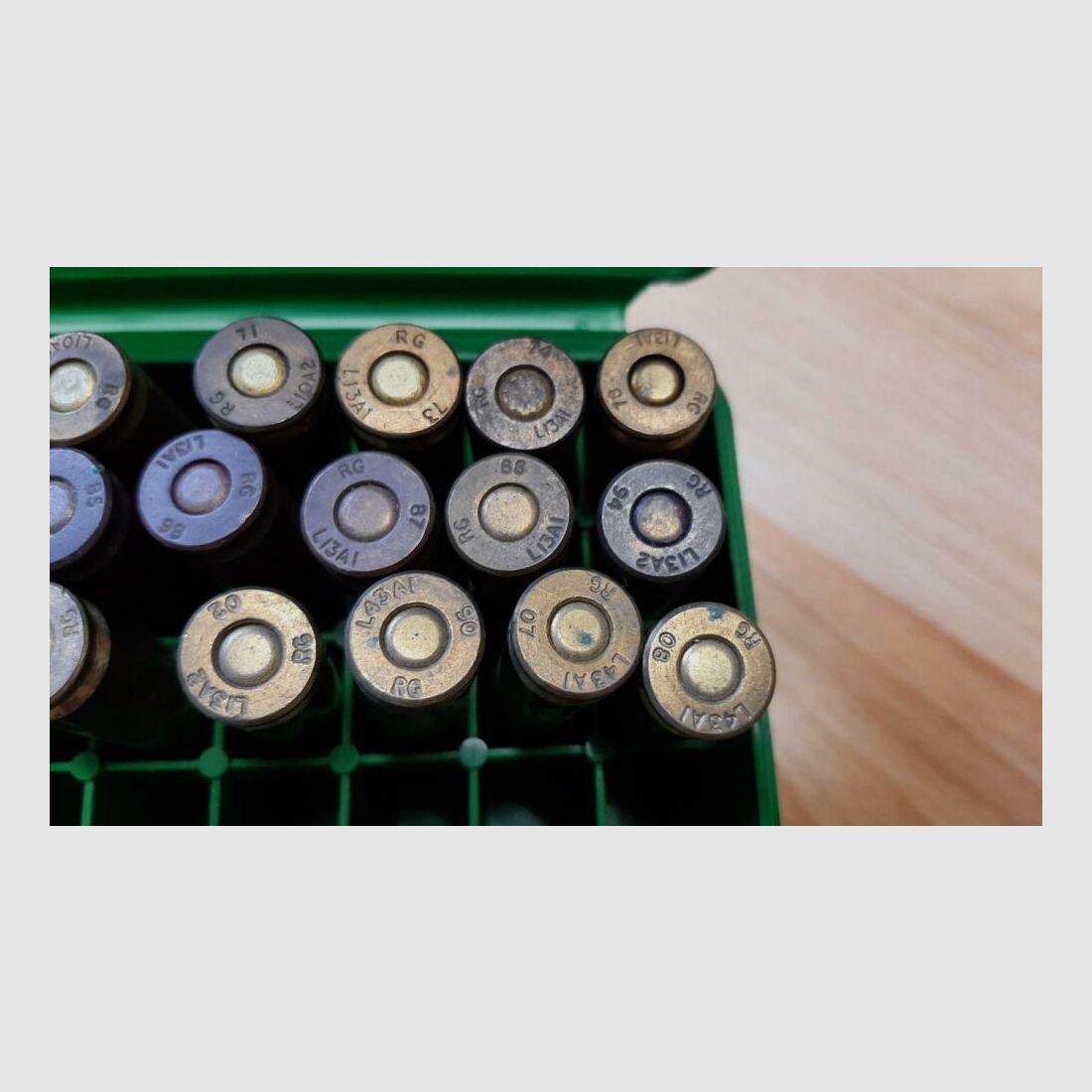 Sammlermunition Platzpatronen unterschiedlicher Lose	 RG Kartuschenmunition Salut Militär Behörde