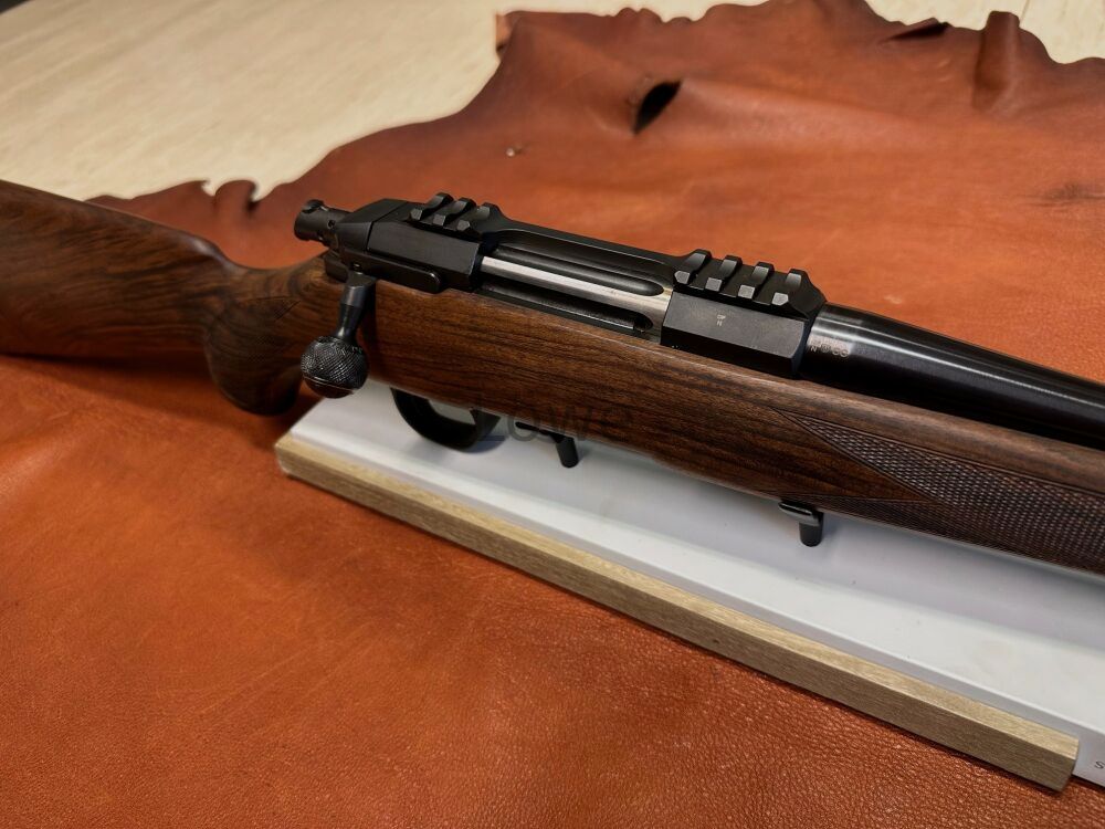 Steel Action HS Hatari Stock