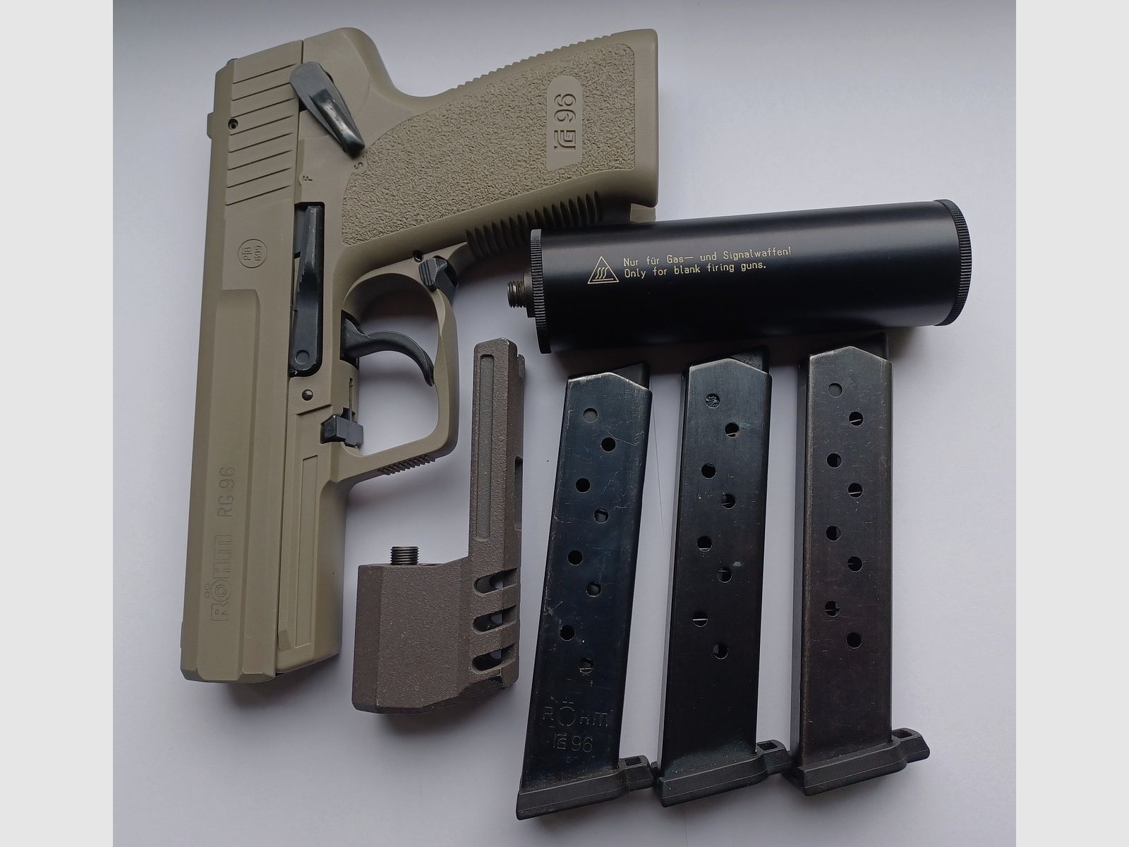 Röhm RG96 ICON GREY cal. 9mm P.A.K.