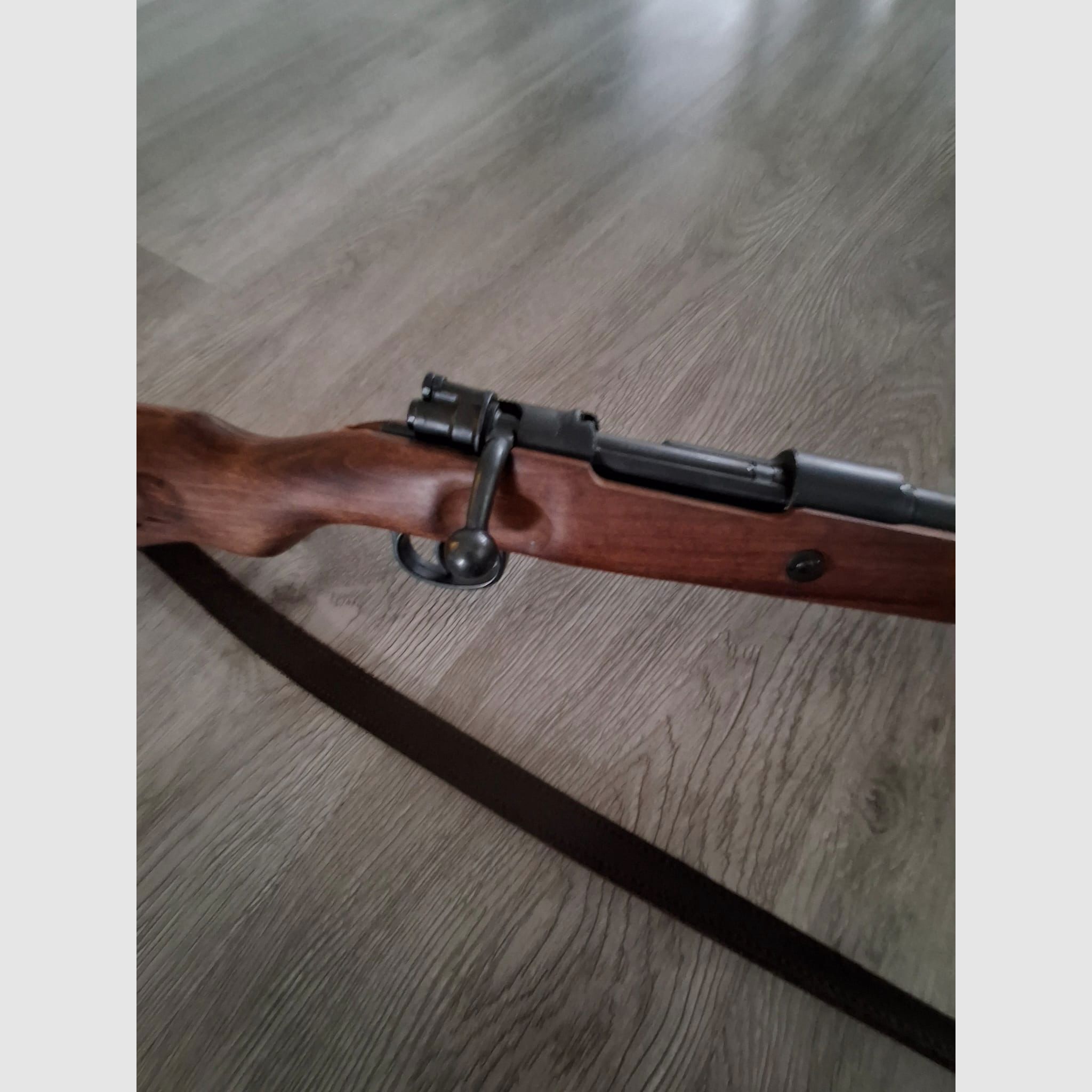 REPLICA MAUSER K98 CON CINTURÓN DENIX Rifle decorativo
