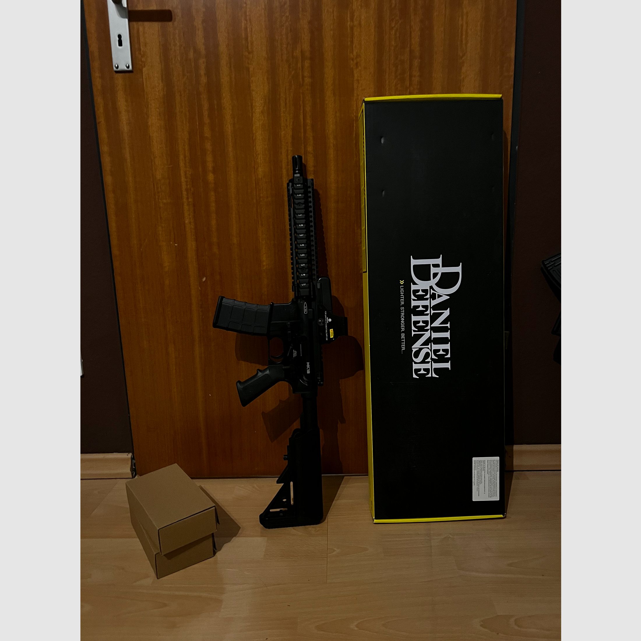 GE Daniel Defense MK 18 GBB mit 3 Magazinen und Holo