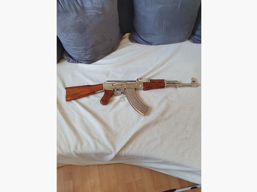 AK 47 DEKO Gewehr TOP Zustand 