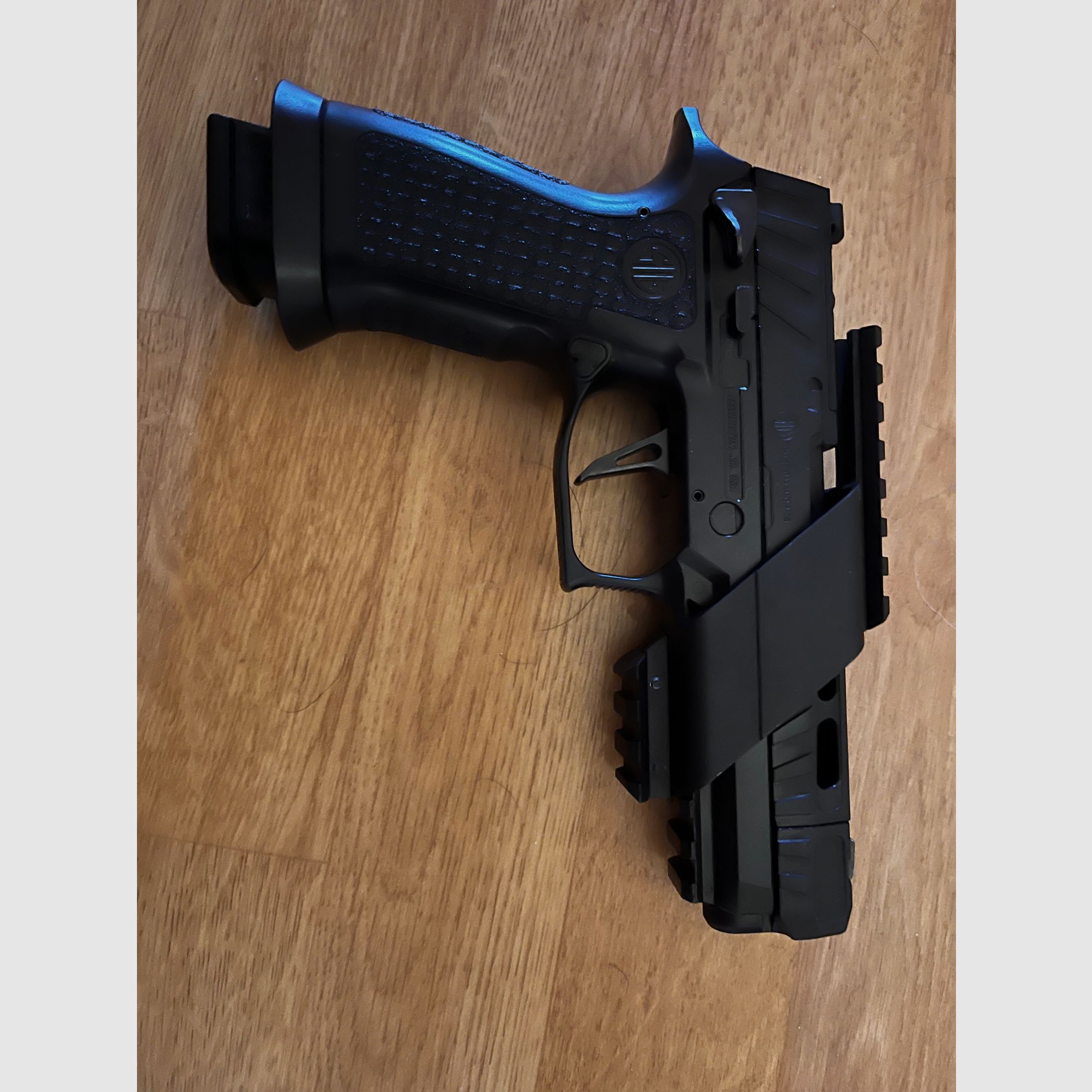 SIG Sauer P320 SPECTRE Comp Blackout CO₂ Blowback pistola de aire – 4,5 mm Diabolo, imagen 3 de 4