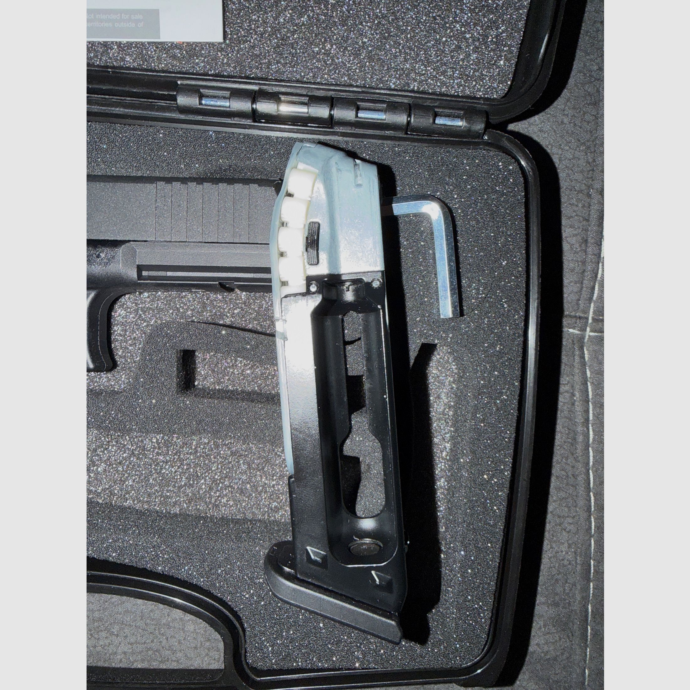 Umarex Glock 17 Gen5 CO2 air pistol | 4.5 mm | complete set | excellent condition | with CO₂ & case