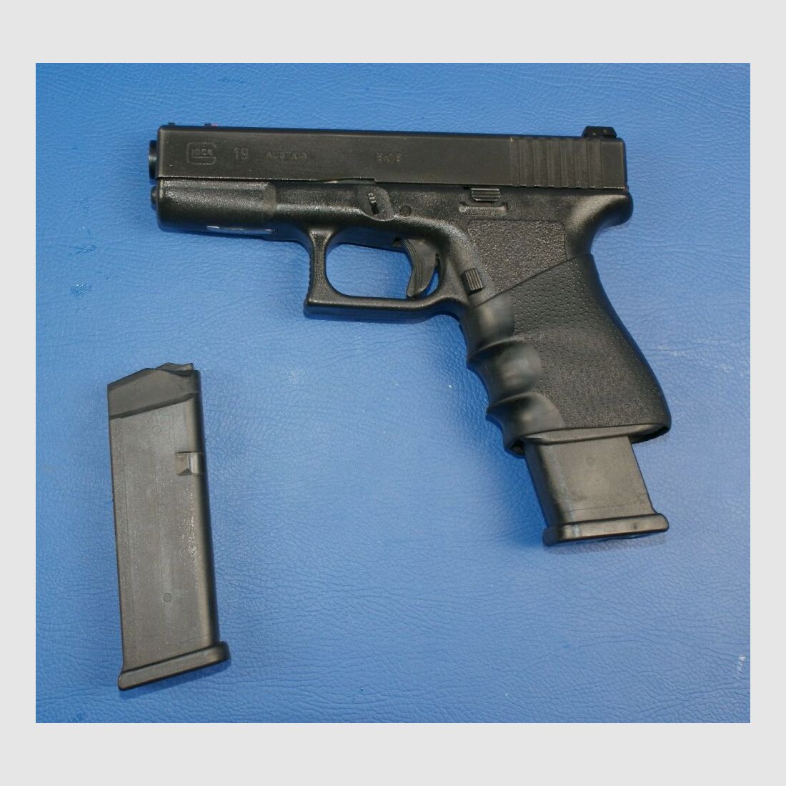 Glock 19	 9mmLuger