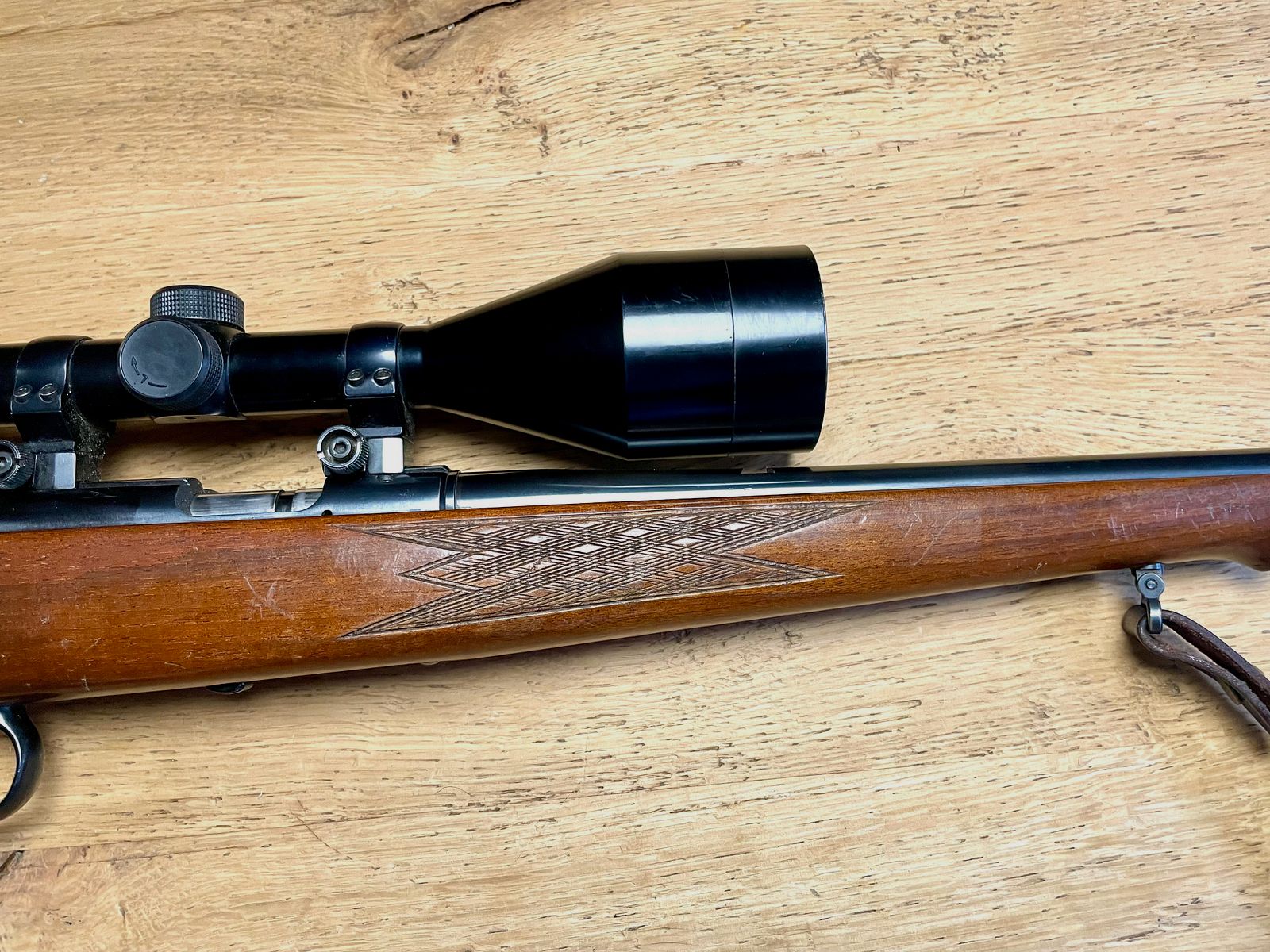 Repetitiegeweer Anschütz Mod. 1422 met Duitse trekker inclusief ZF Tasco 4-12x56 en geluiddemper