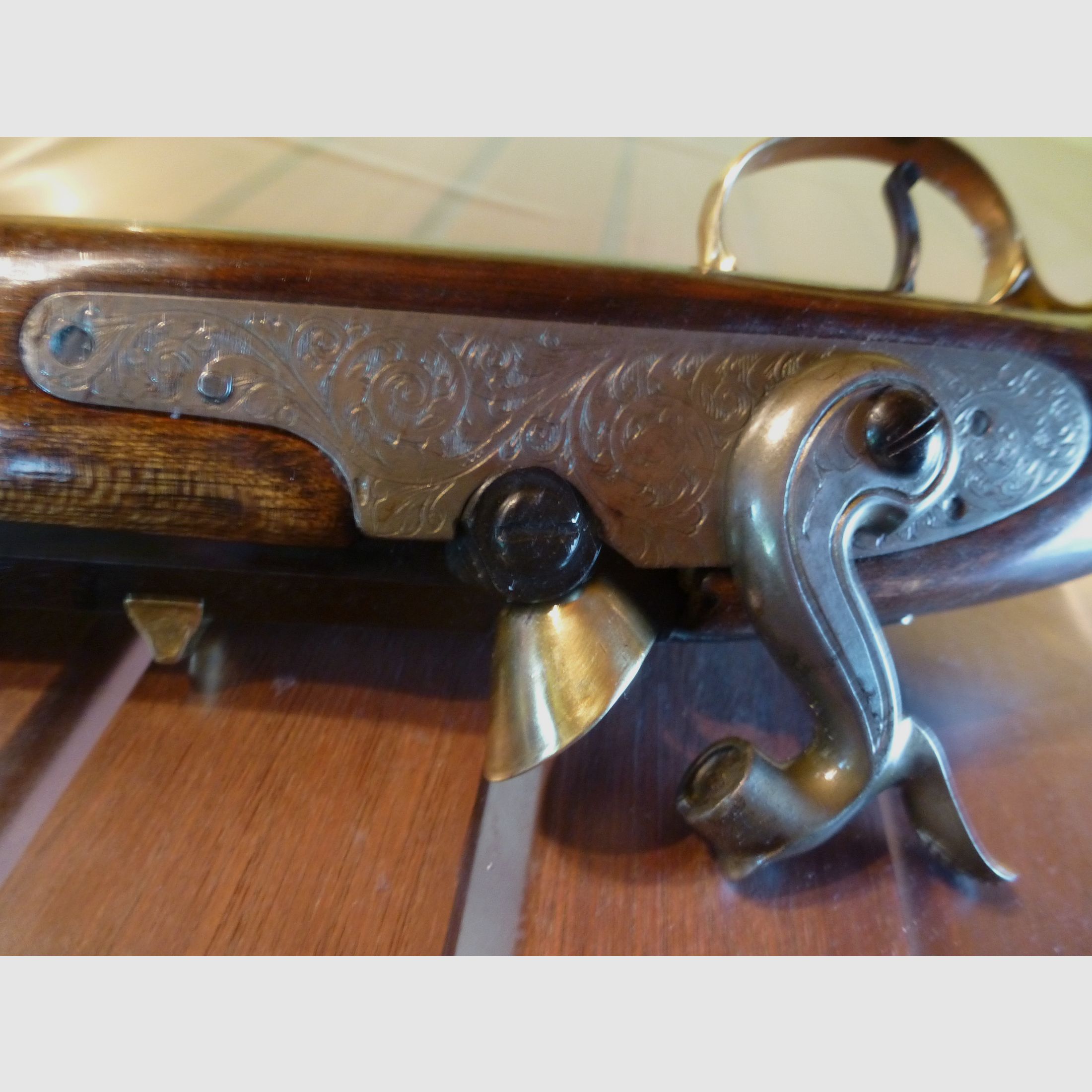 Bounty pistol percussion by Petersoli