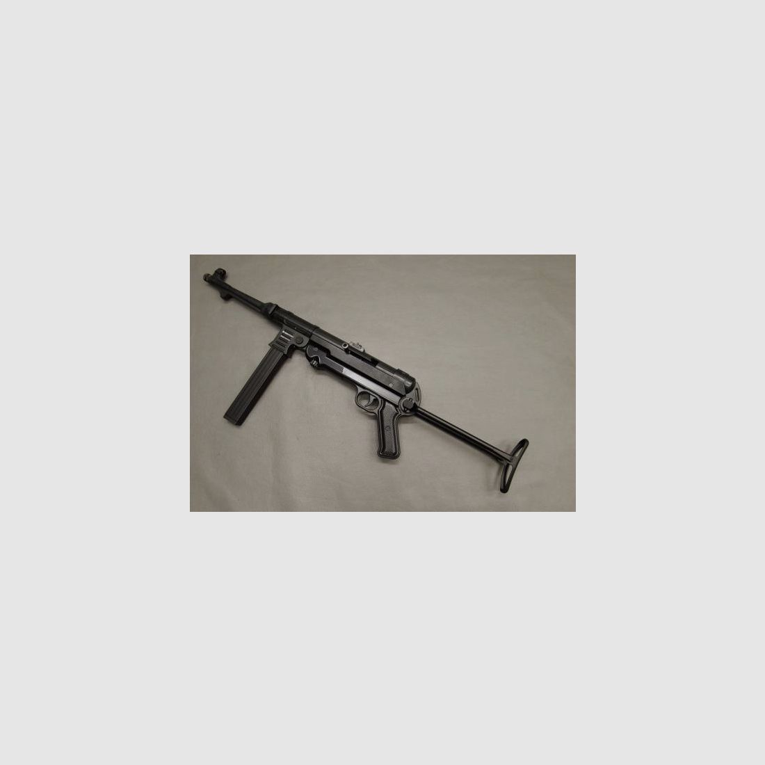 Rifle semiautomático de pequeño calibre GSG MP40 calibre .22 l.r.