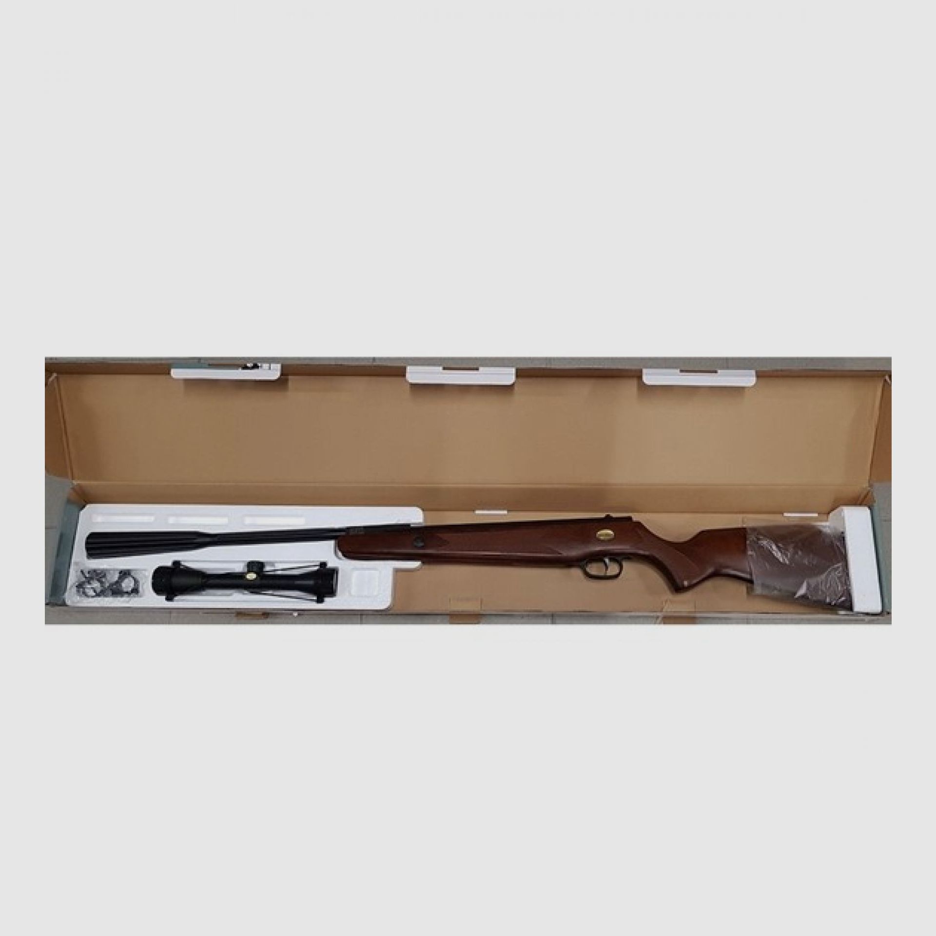 Karabinek wiatrówka BEEMAN QUIET TEK 1153 5,5mm +luneta4x32 GASRAM do17J (B-1153-55), zdjęcie 4 z 10