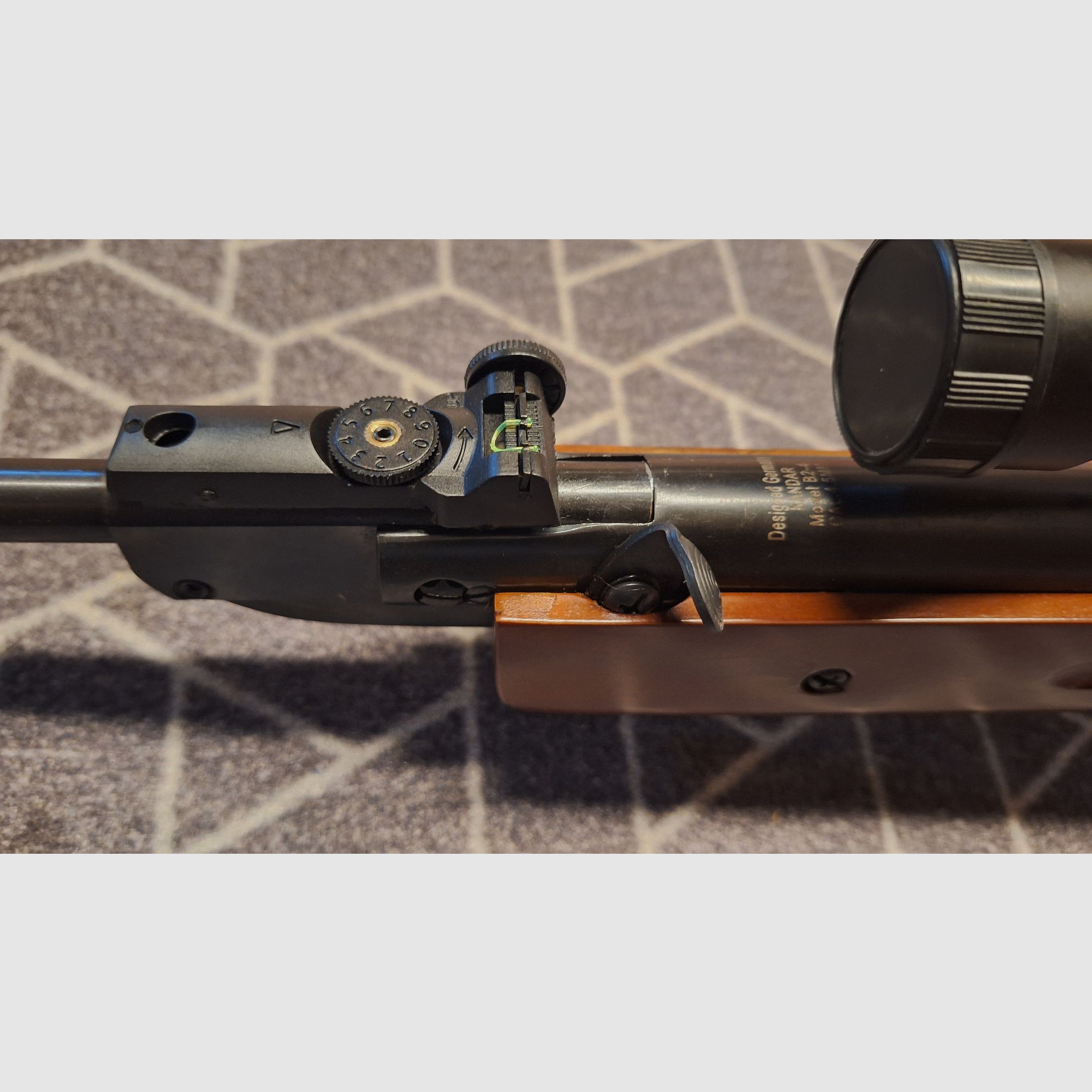 Carabine à air Kandar B2-4 avec scope - comme neuf !