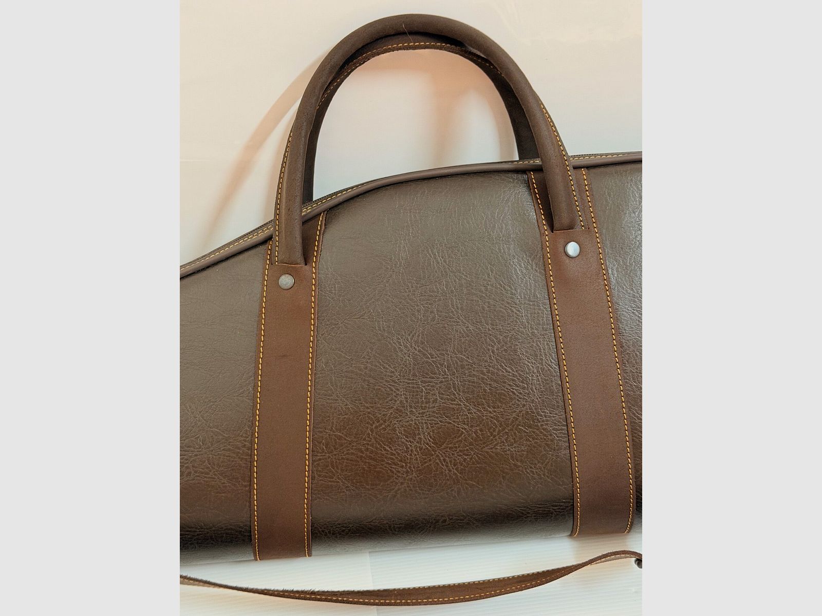 Futaille pour fusil avec lunette 125 cm rembourrée en cuir synthétique El Corzo, image 2 sur 3