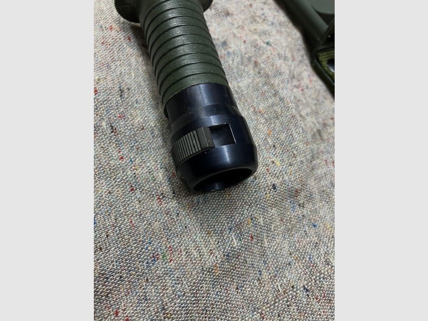 Schweizer Messerbajonett bzw. Schweizer-Rohrbajonett SIG 530