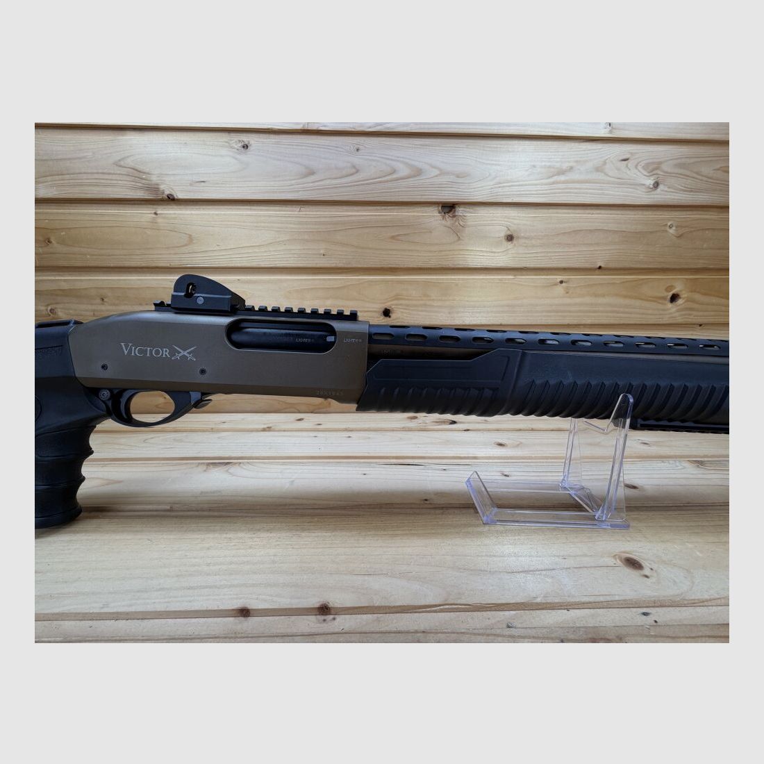 Huglu Victor P-Tac Tactical, Cal. 12/76, 61cm/24" Escopeta de repetición 12/76