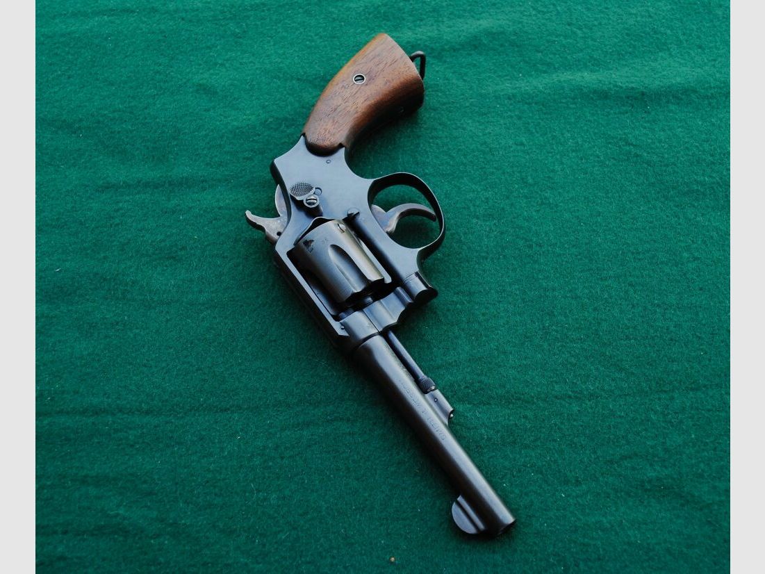 Smith & Wesson, Military & Police, Polizeirevolver, England, div. Stempel