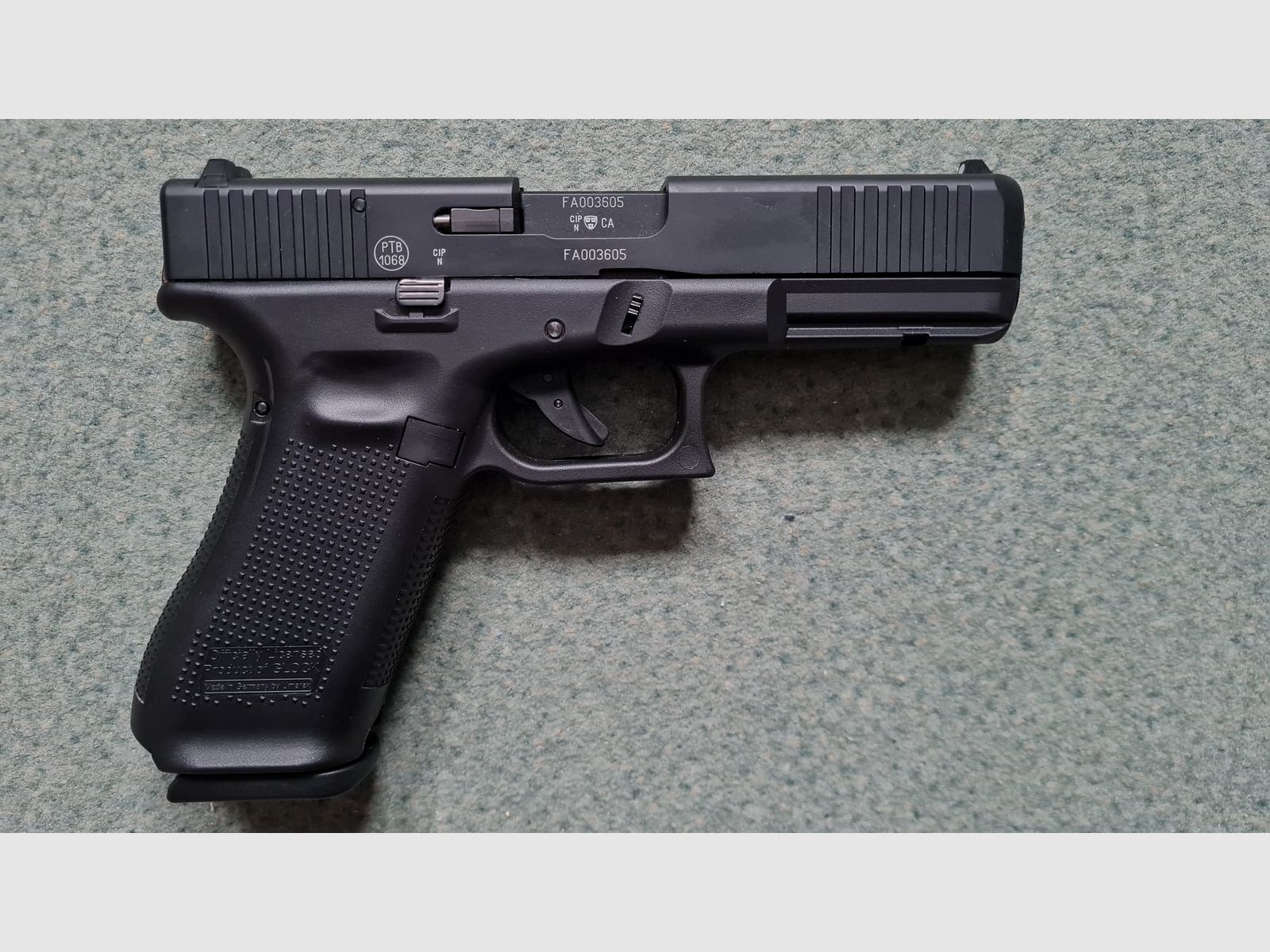 Glock 17 Gen5 9mm P.A.K. Erste Auflage - Sammlerstück