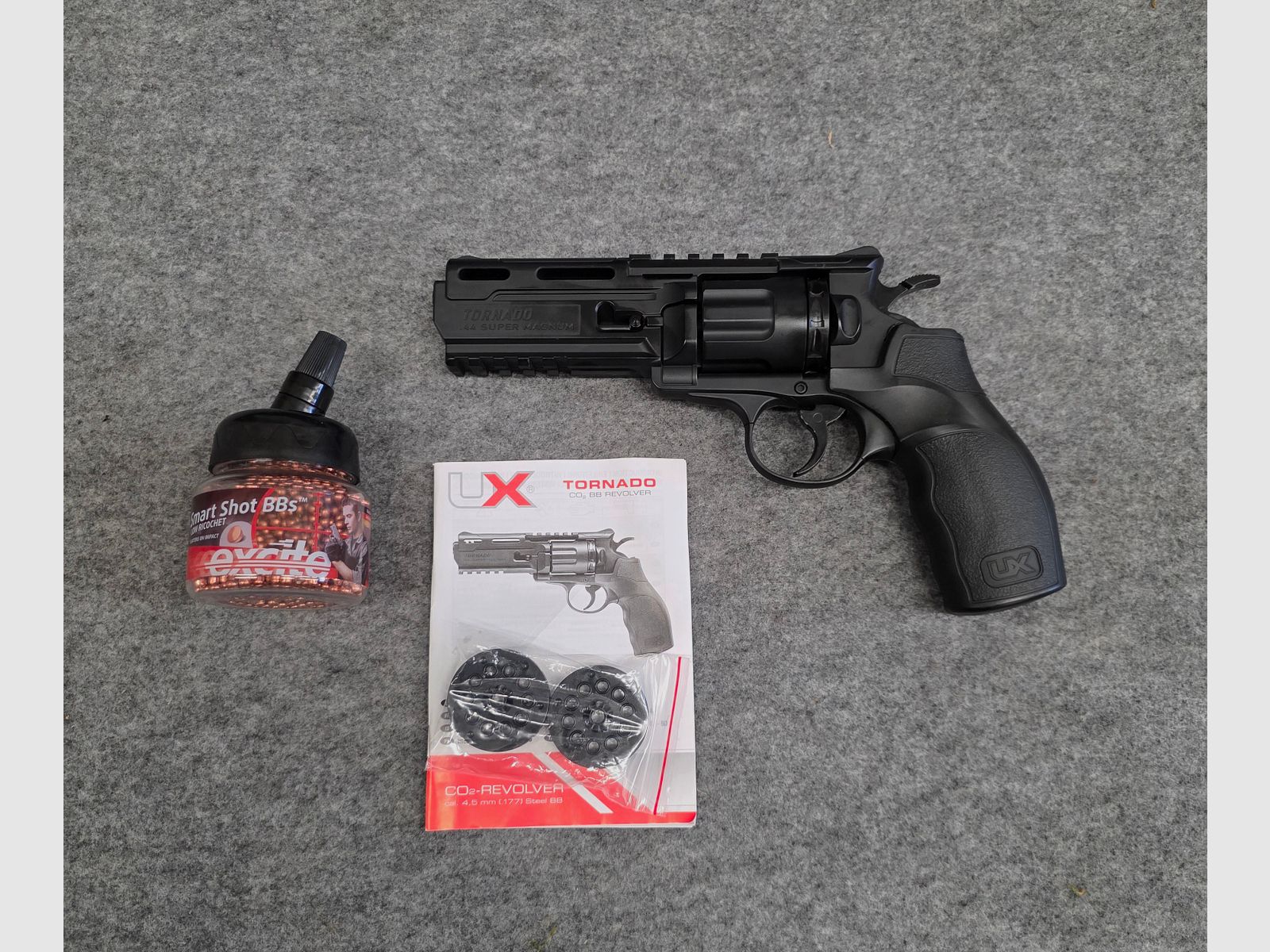UX Tornado CO2 Revolver mit 2 extra Trommeln