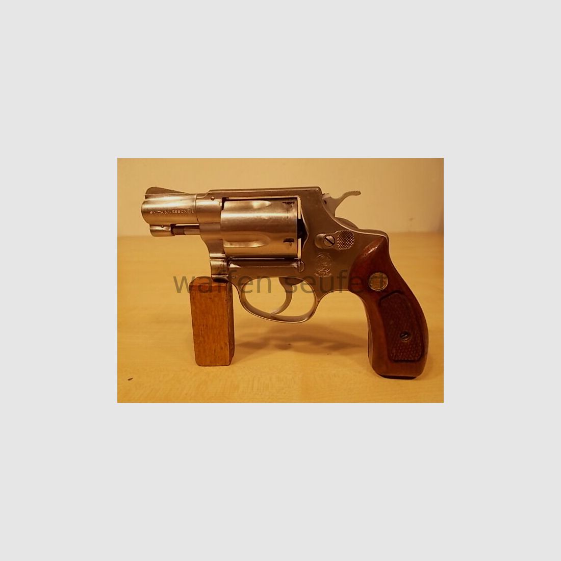 Revolver Smith & Wesson M 60 en acier inoxydable de 2 pouces