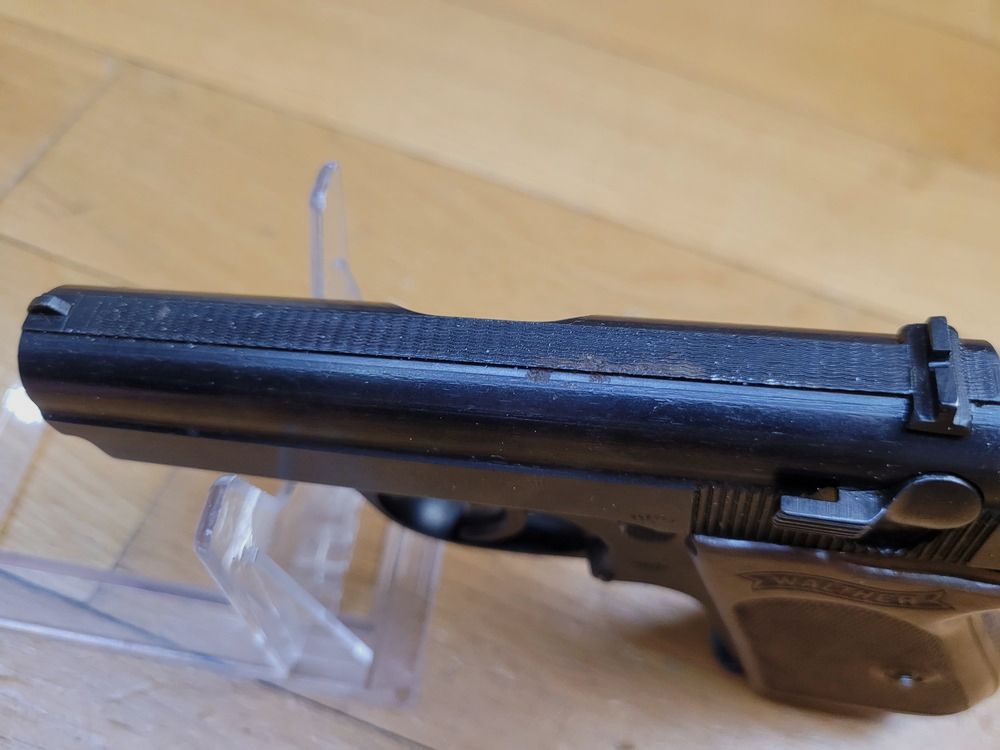 Guter Walther PPK Pistol – Herstellung Walther Zella-Mehlis Ende 1944 – Kaliber 7,65 mm – Neu brüniert – Riemenring – Kleiner Zivilist einberufen! – Spiegel-Lauf – BE+, Bild 11 von 17