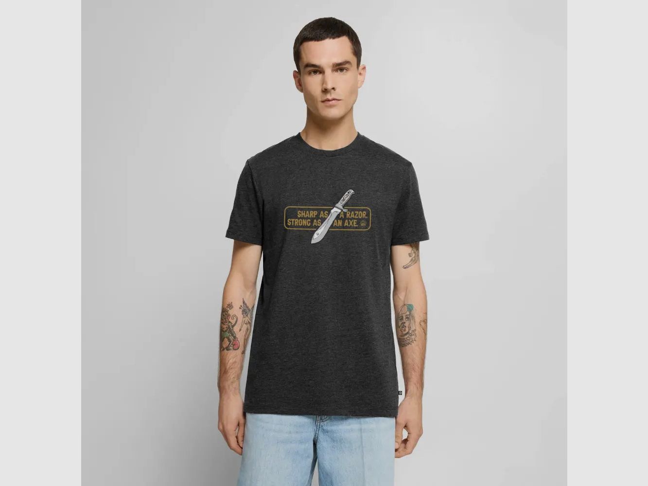 PUMA Men´s Premium T-Shirt "White Hunter Sharp & Strong"