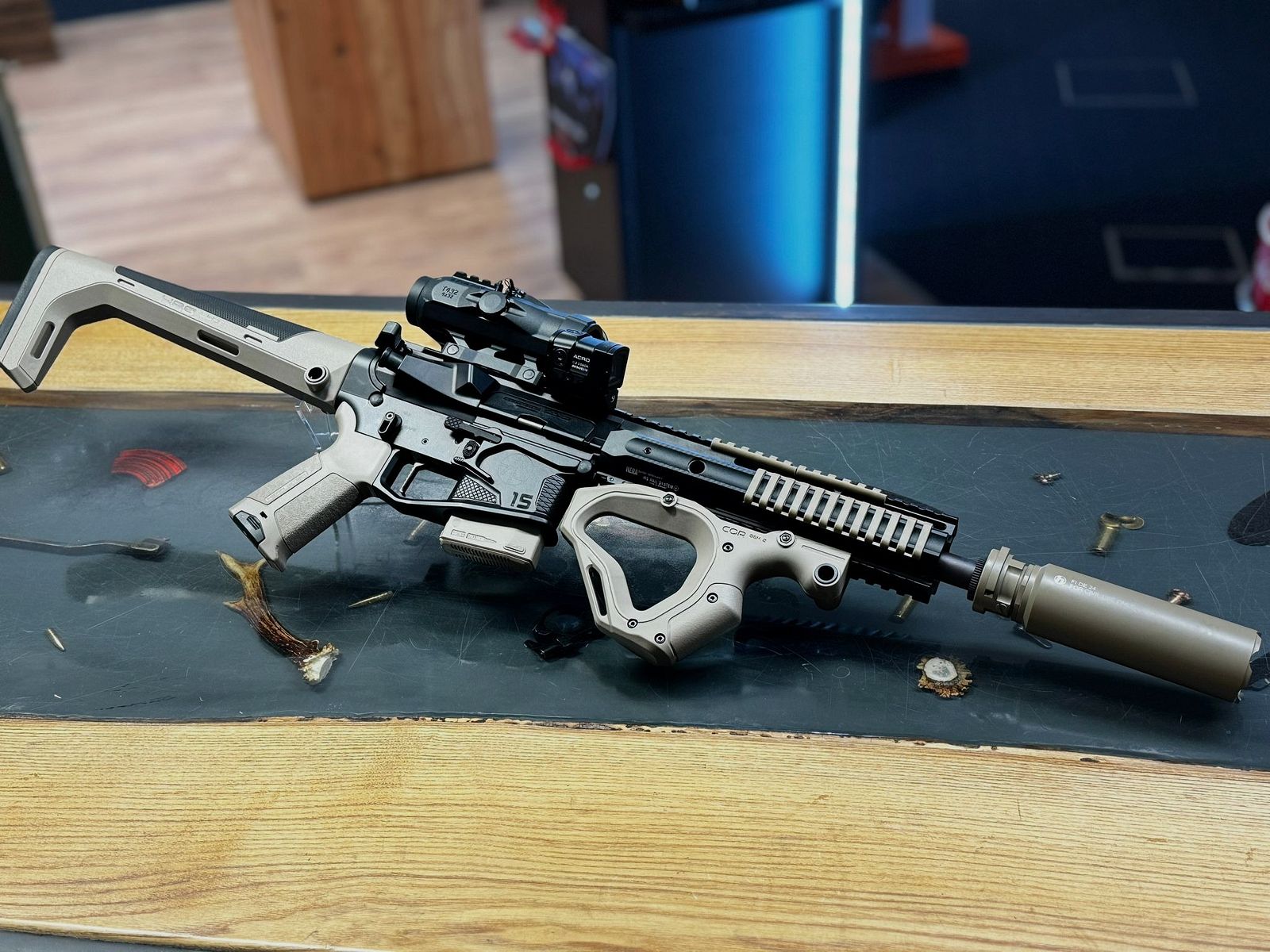 Hera 15th mit Eotech XPS 2 300blk, Schalldämpfer