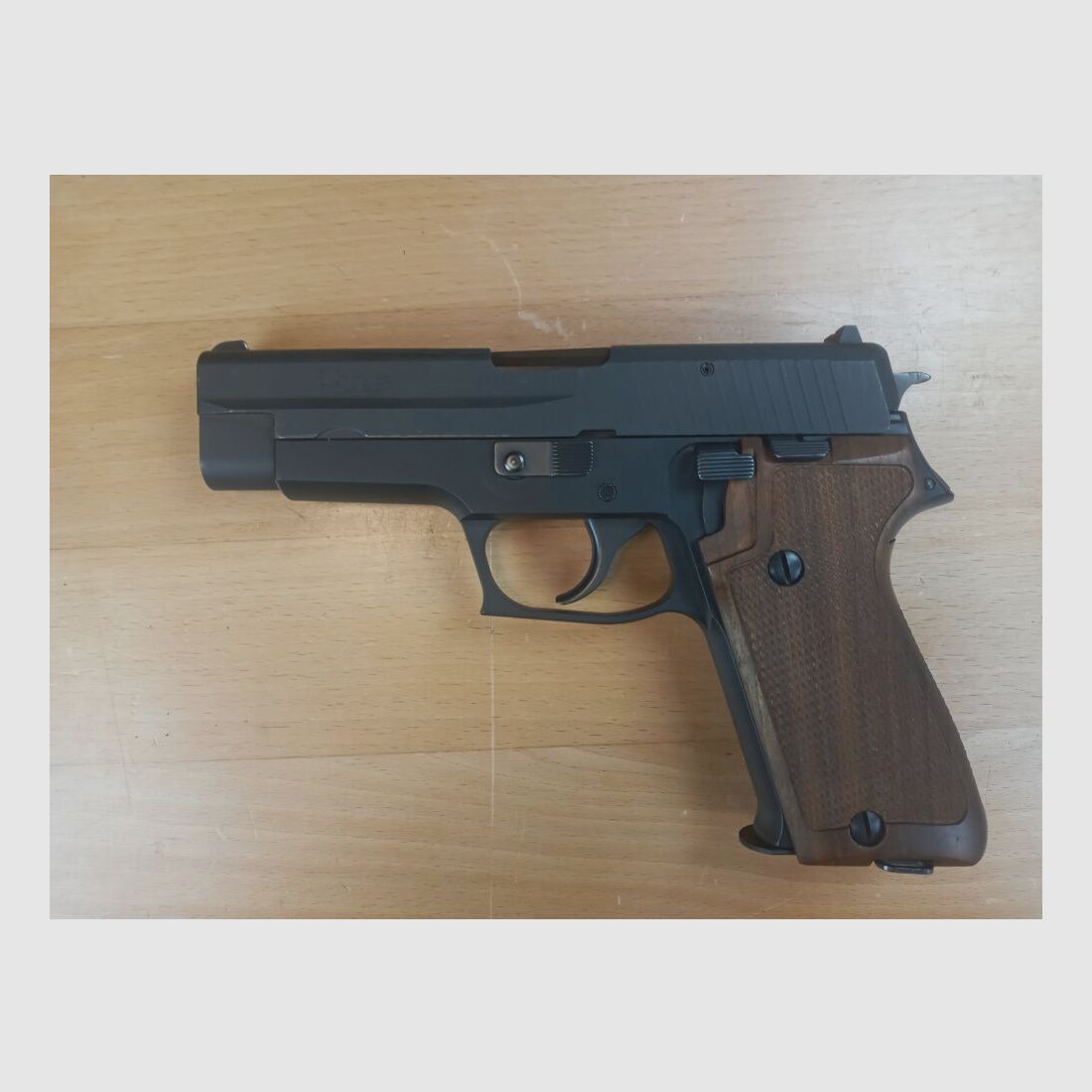 Sig Sauer P 220