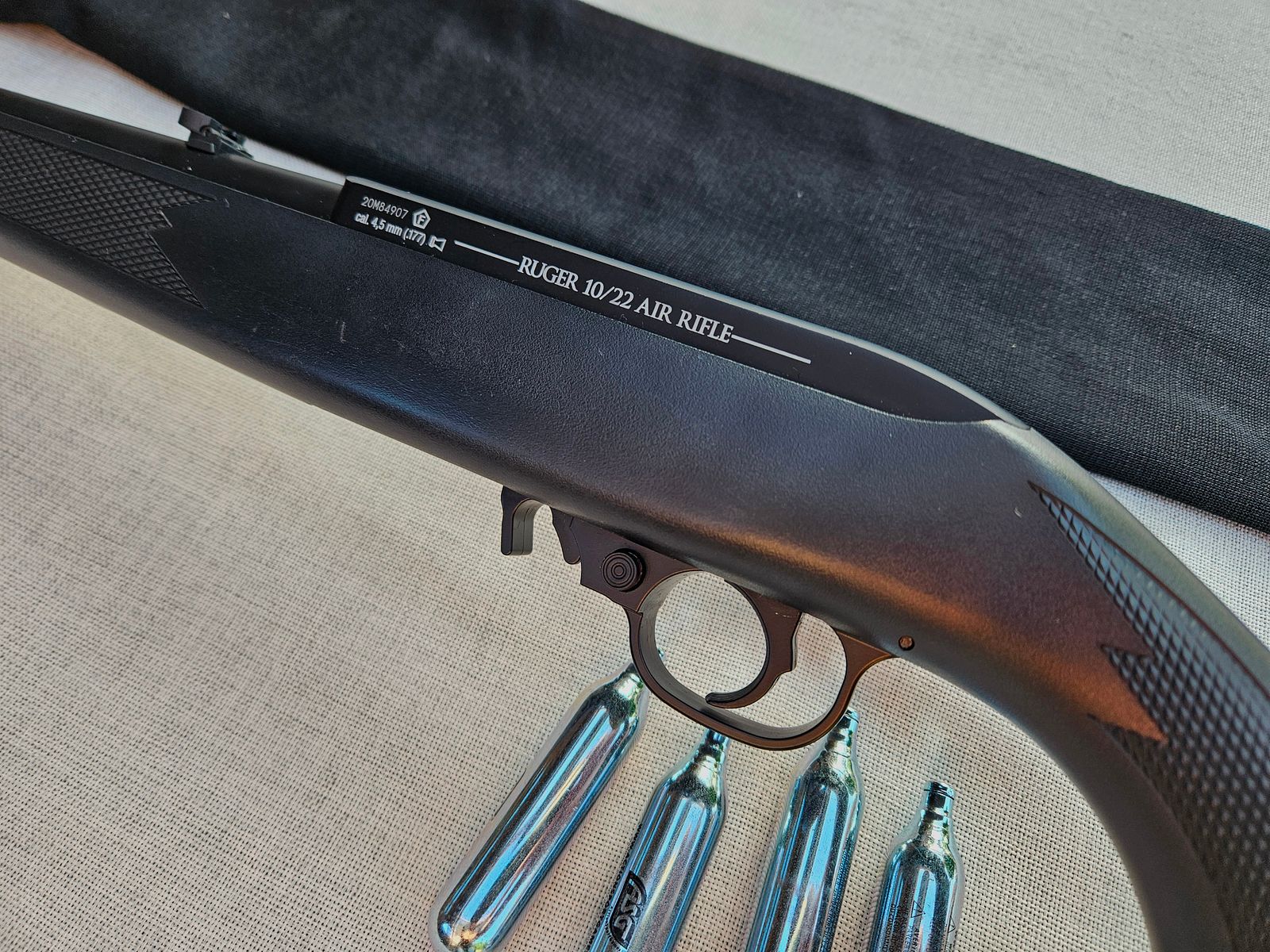 Ruger 10/22 CO2 4,5mm Luftgewehr mit Magazin 