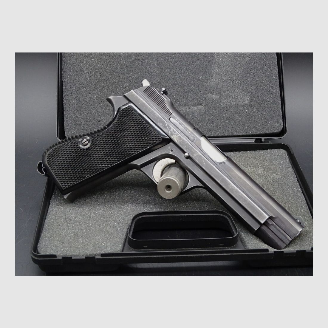 SIG P210 / 4 BGS Kaliber 9mm Luger P210 / 4