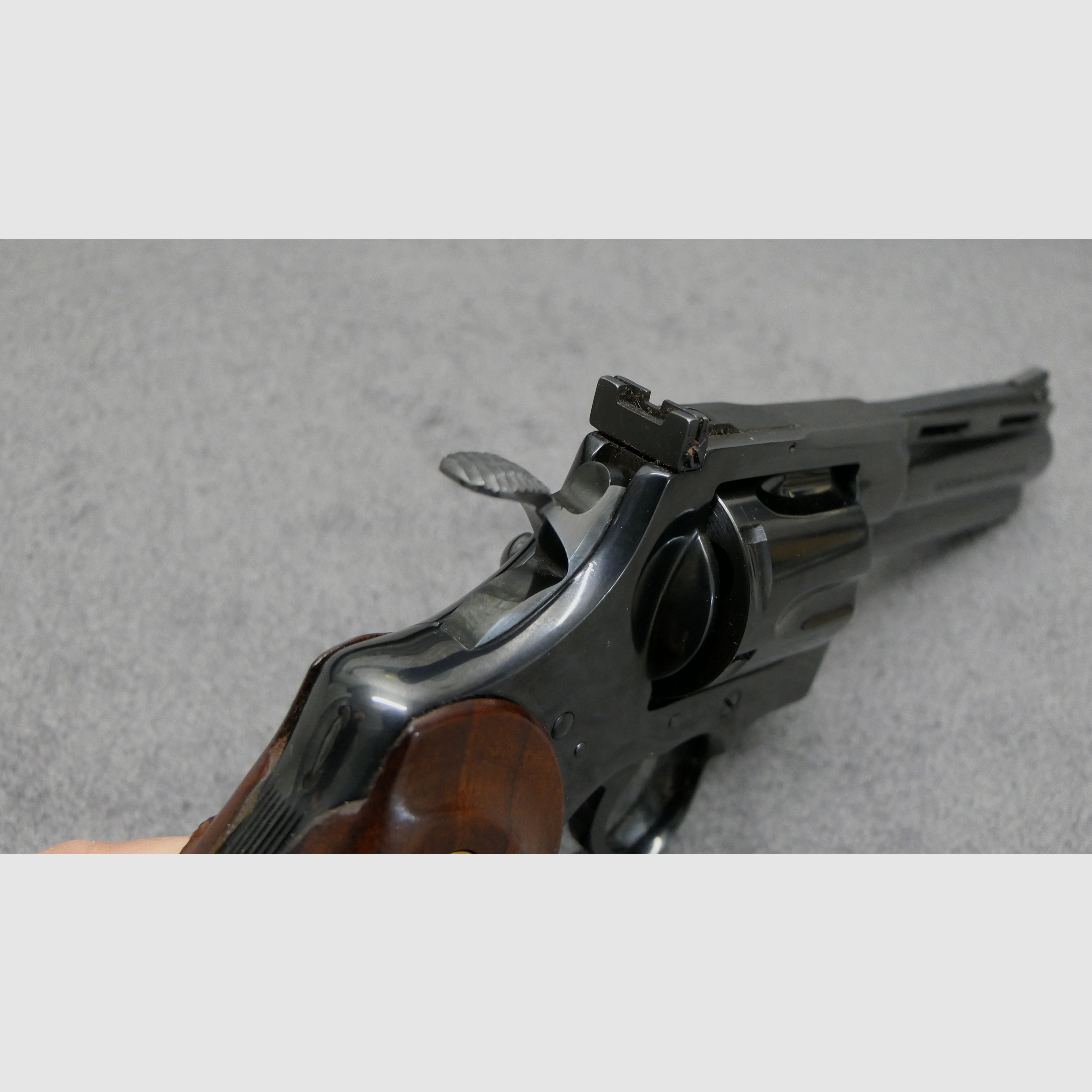 Colt Revolver Phython