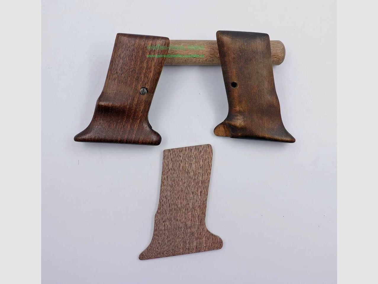 Diversas empuñaduras de pistola FN 1910