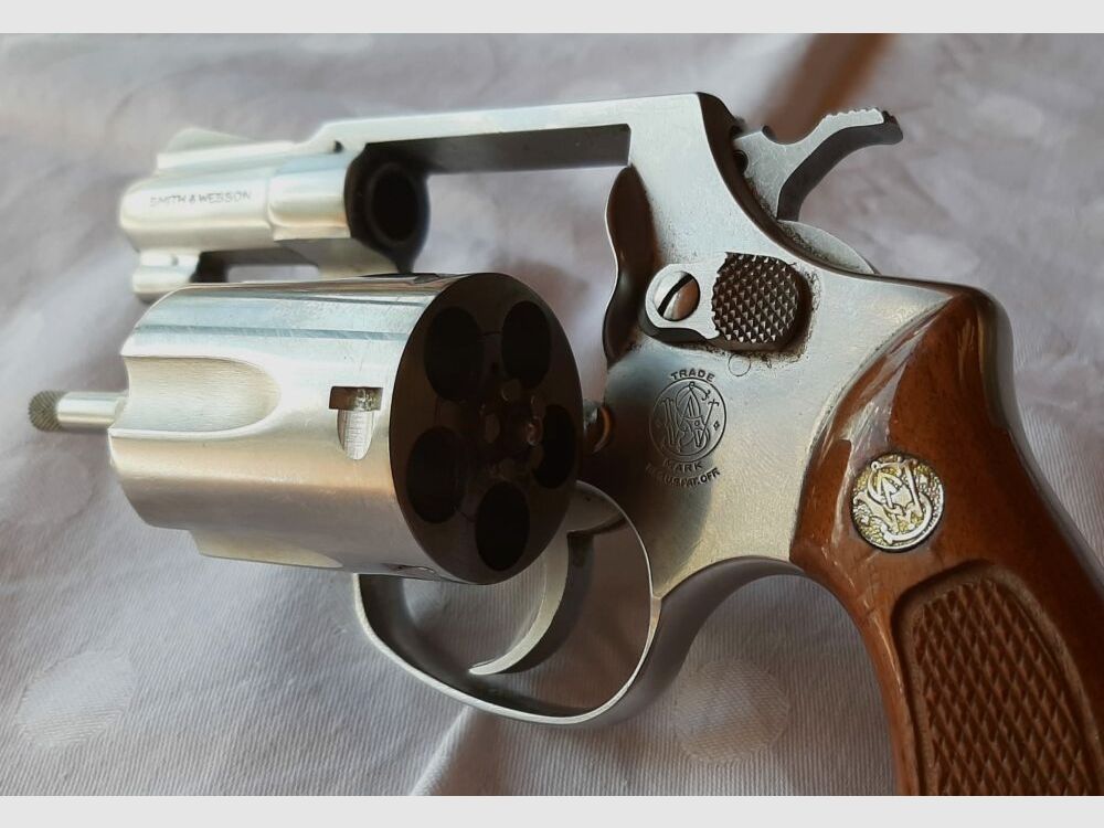 Smith & Wesson 60