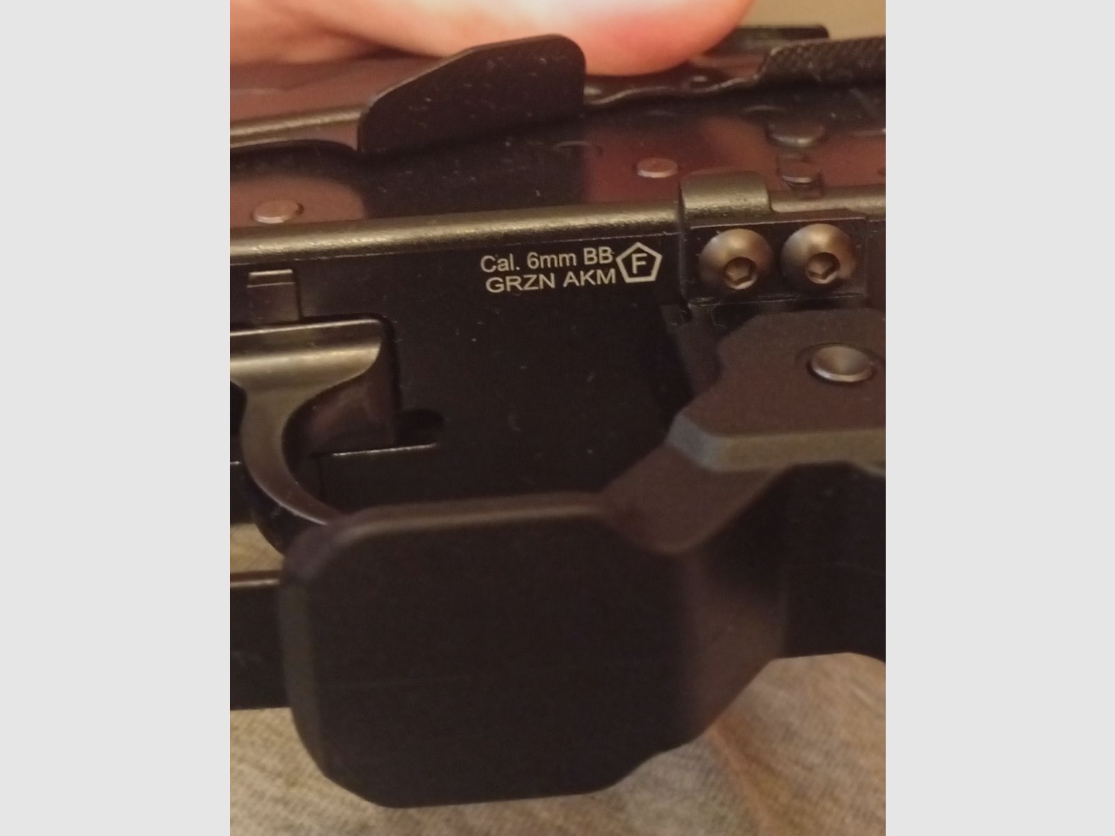 Tokyo Marui AKX / 2x magazine / Reptilia pistol grip / charging handle