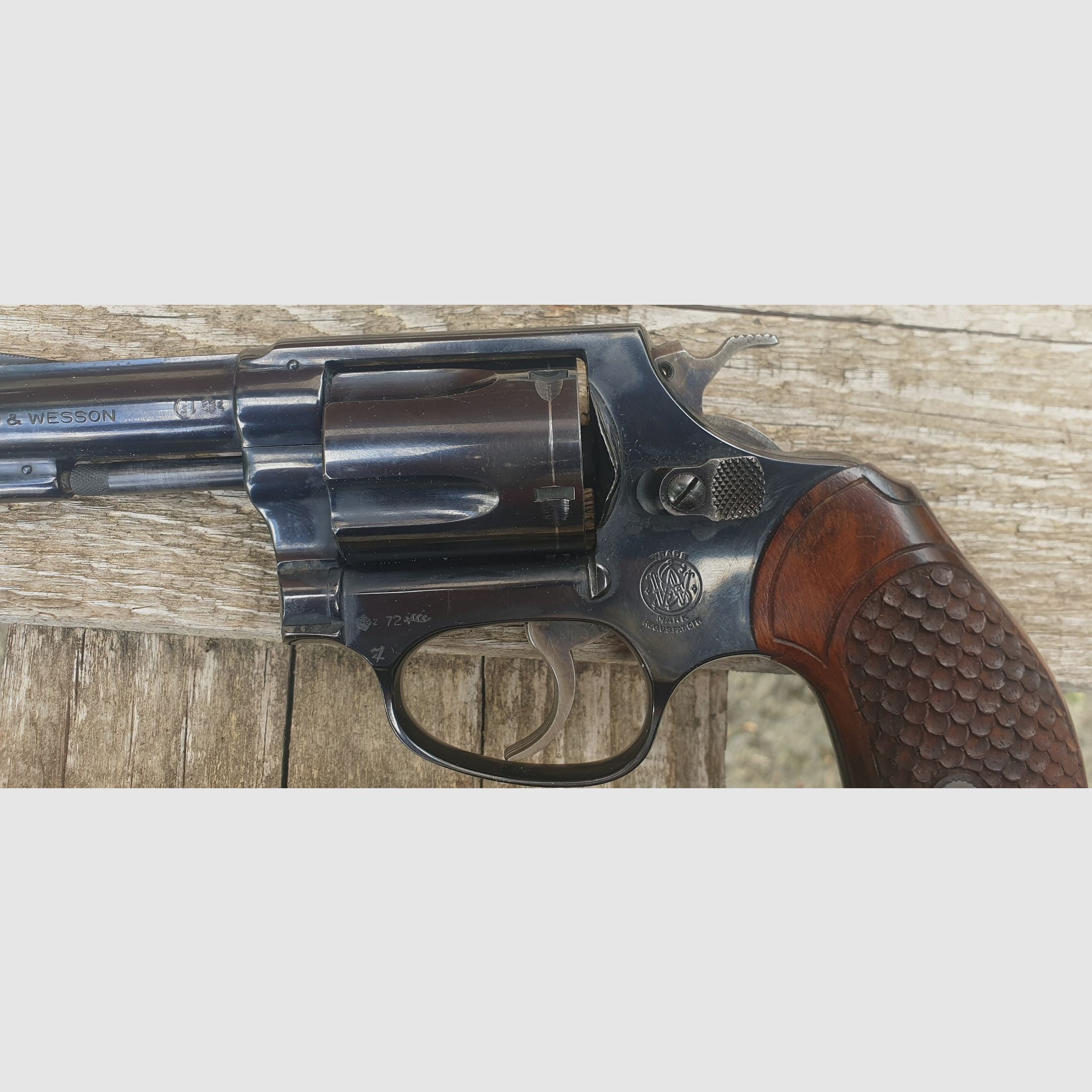 Revolver, Smith&Wesson, Mod 36,  Kal..38Spec. 2,5Zoll / Lauf, Griff mit Schuppen-FH