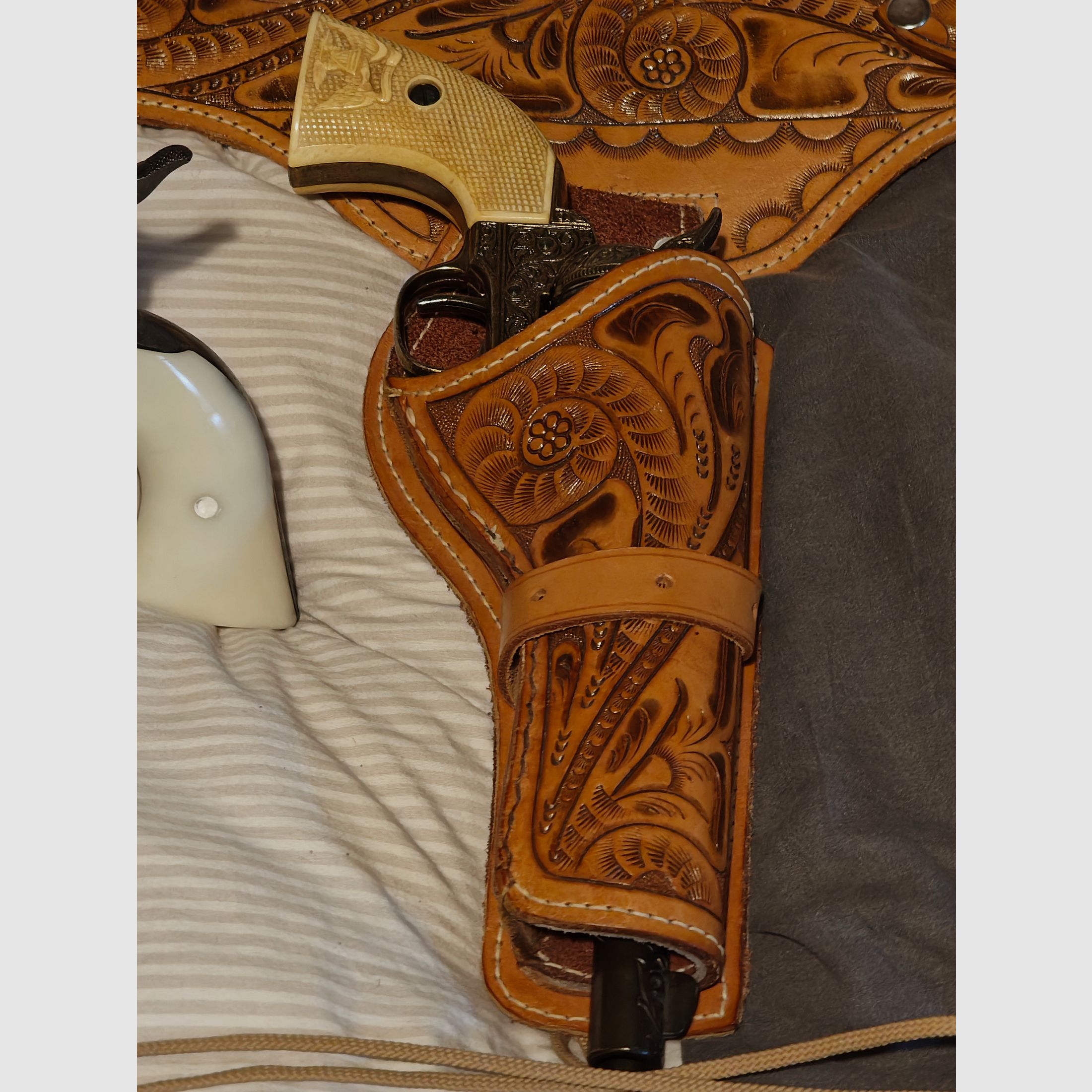 Weihrauch Western Single Action (SAA) revolver with the PTB 788 with white grip panels